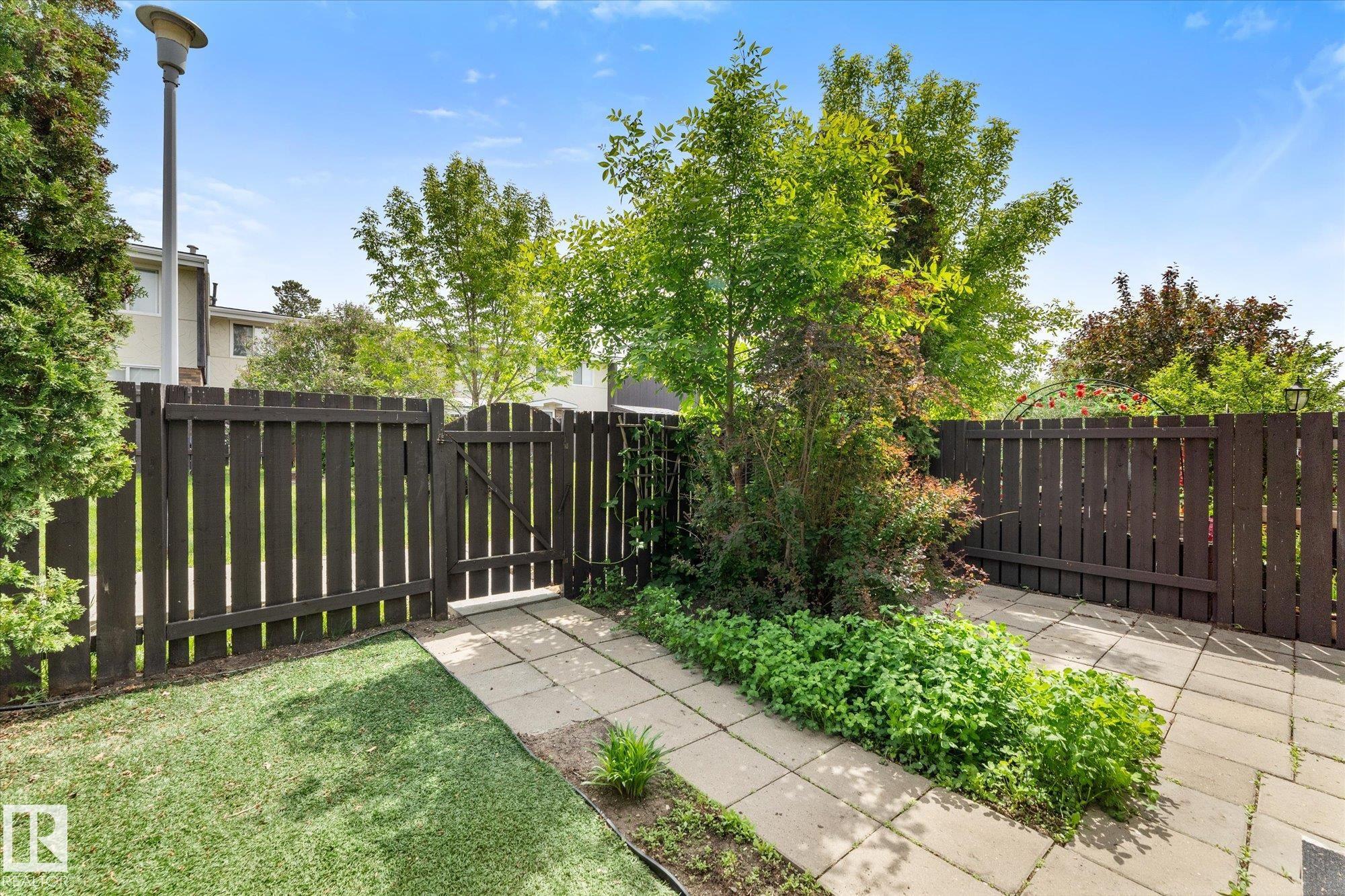 Photo 7 at 210 Roseland Village NW, Northmount, Edmonton