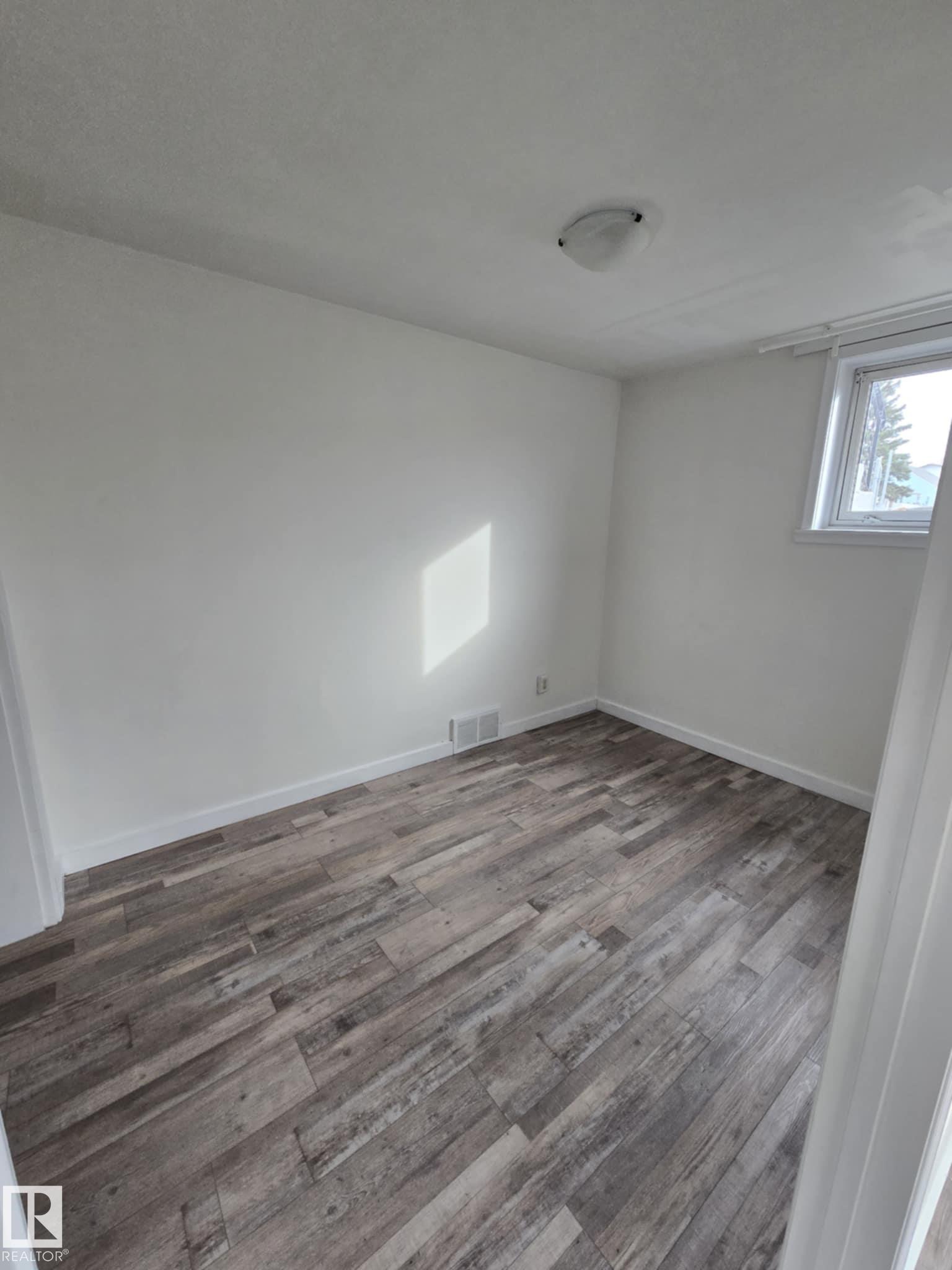Photo 11 at 6422 132 Avenue NW, Belvedere, Edmonton