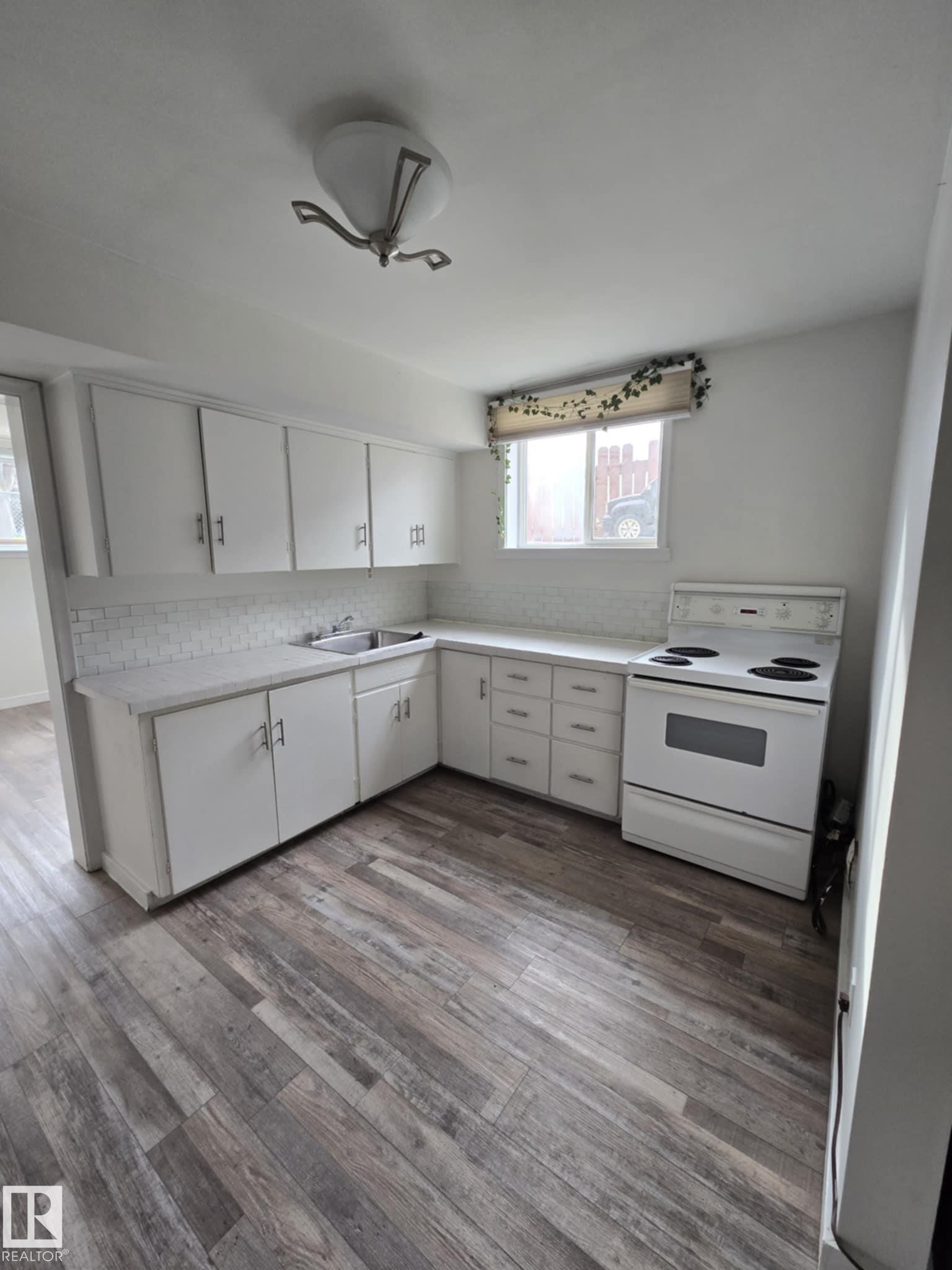Photo 9 at 6422 132 Avenue NW, Belvedere, Edmonton