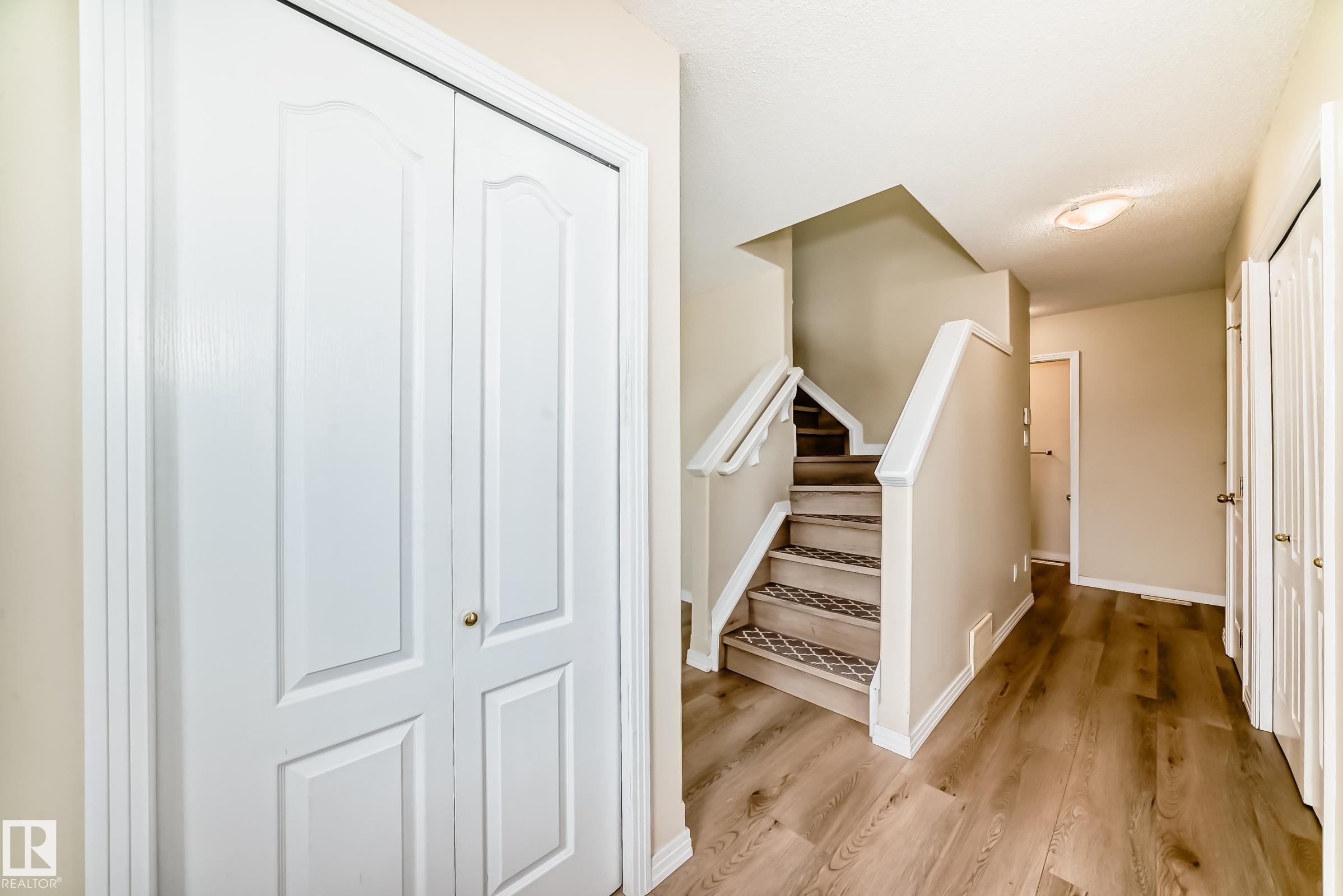3711 22a Street NW, Wild Rose, Edmonton