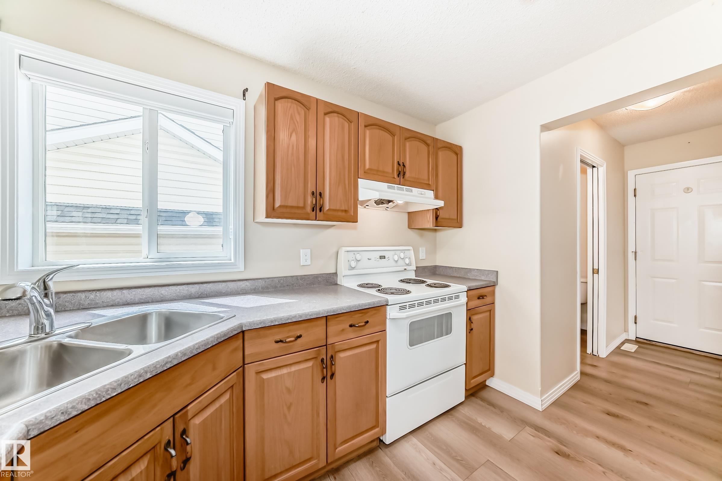 Photo 7 at 3711 22a Street NW, Wild Rose, Edmonton