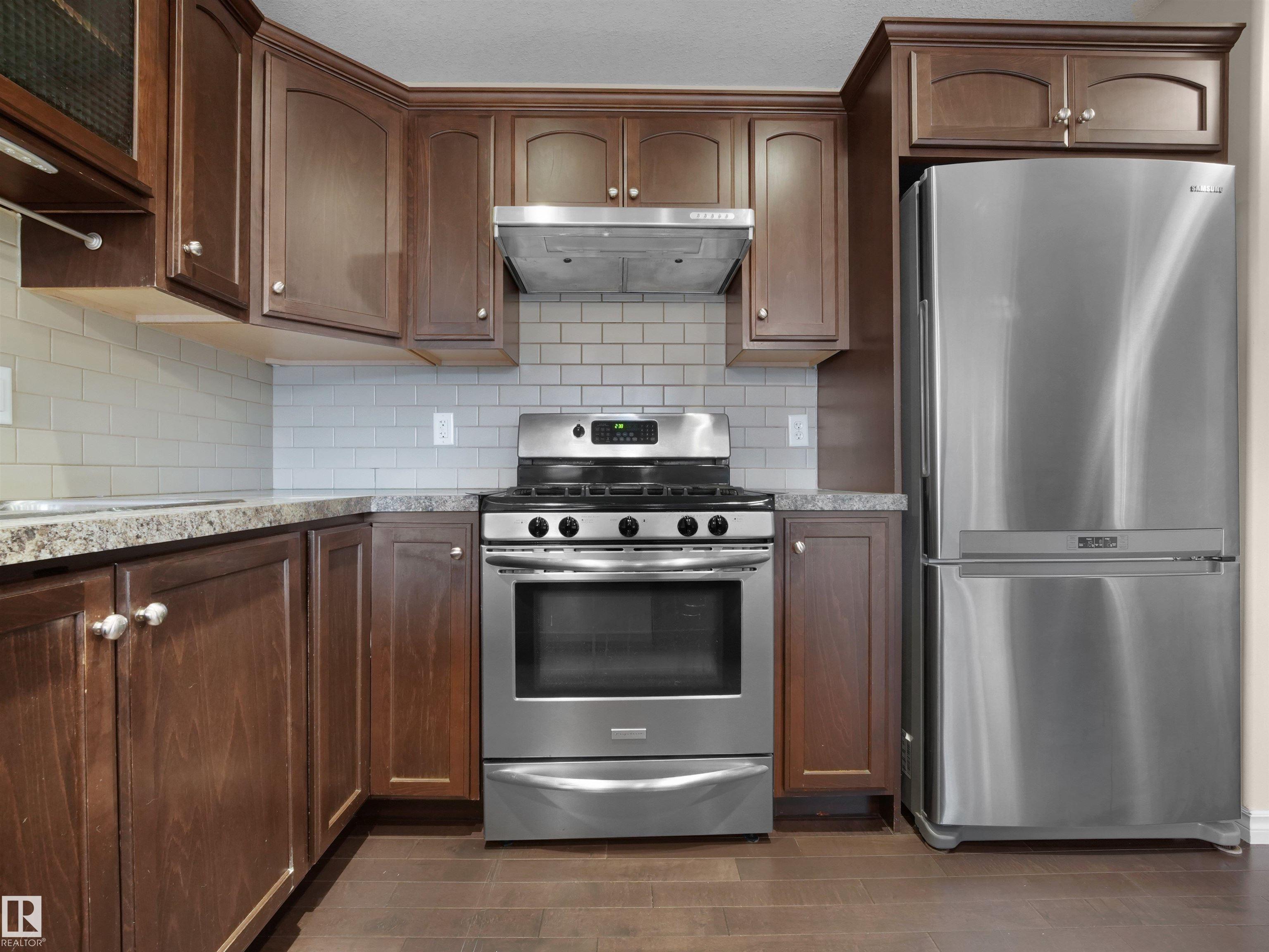 Photo 10 at 21316 45a Avenue NW, The Hamptons, Edmonton