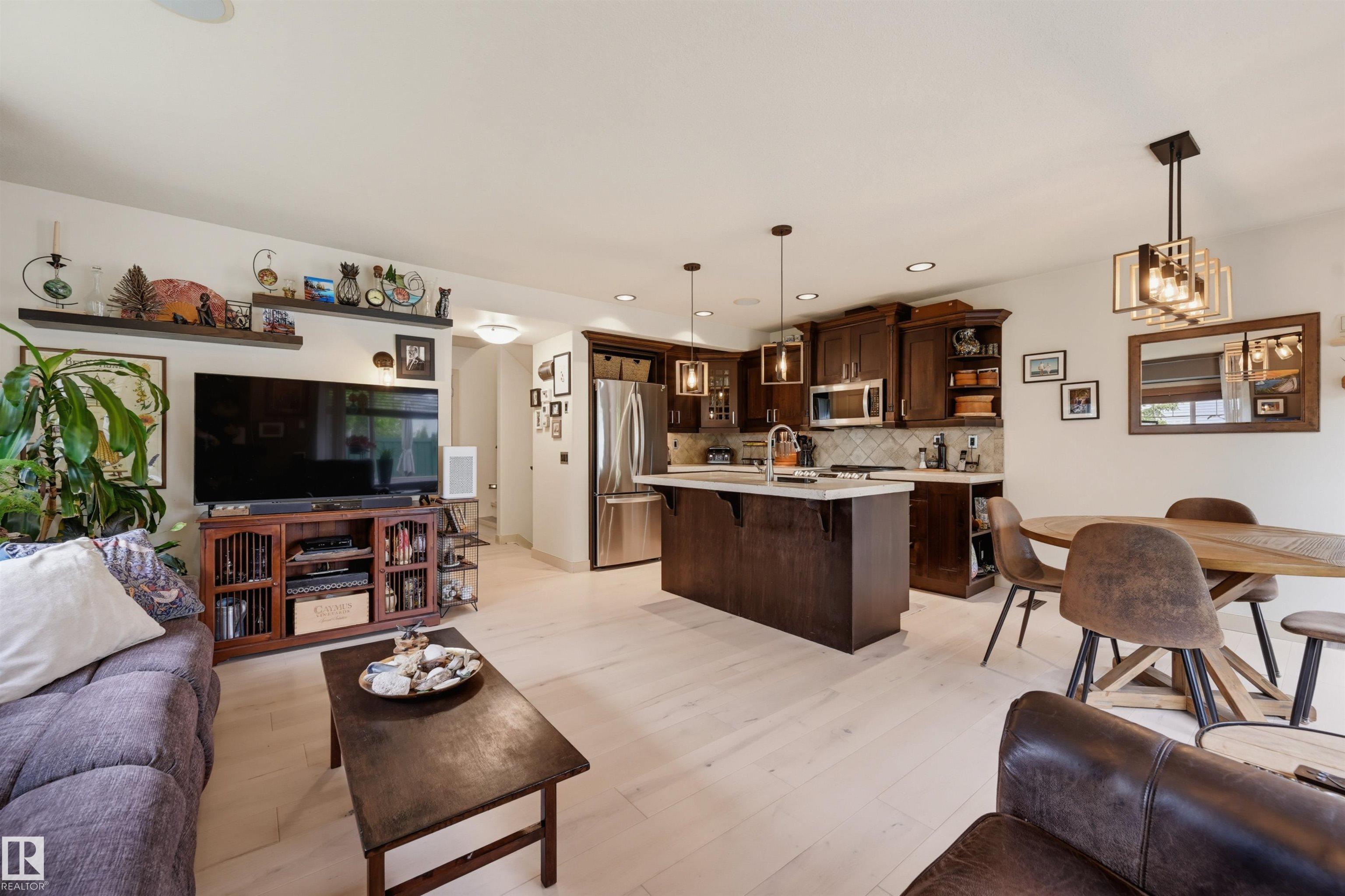 Photo 7 at 60 - 2565 Hanna Crescent NW, Haddow, Edmonton
