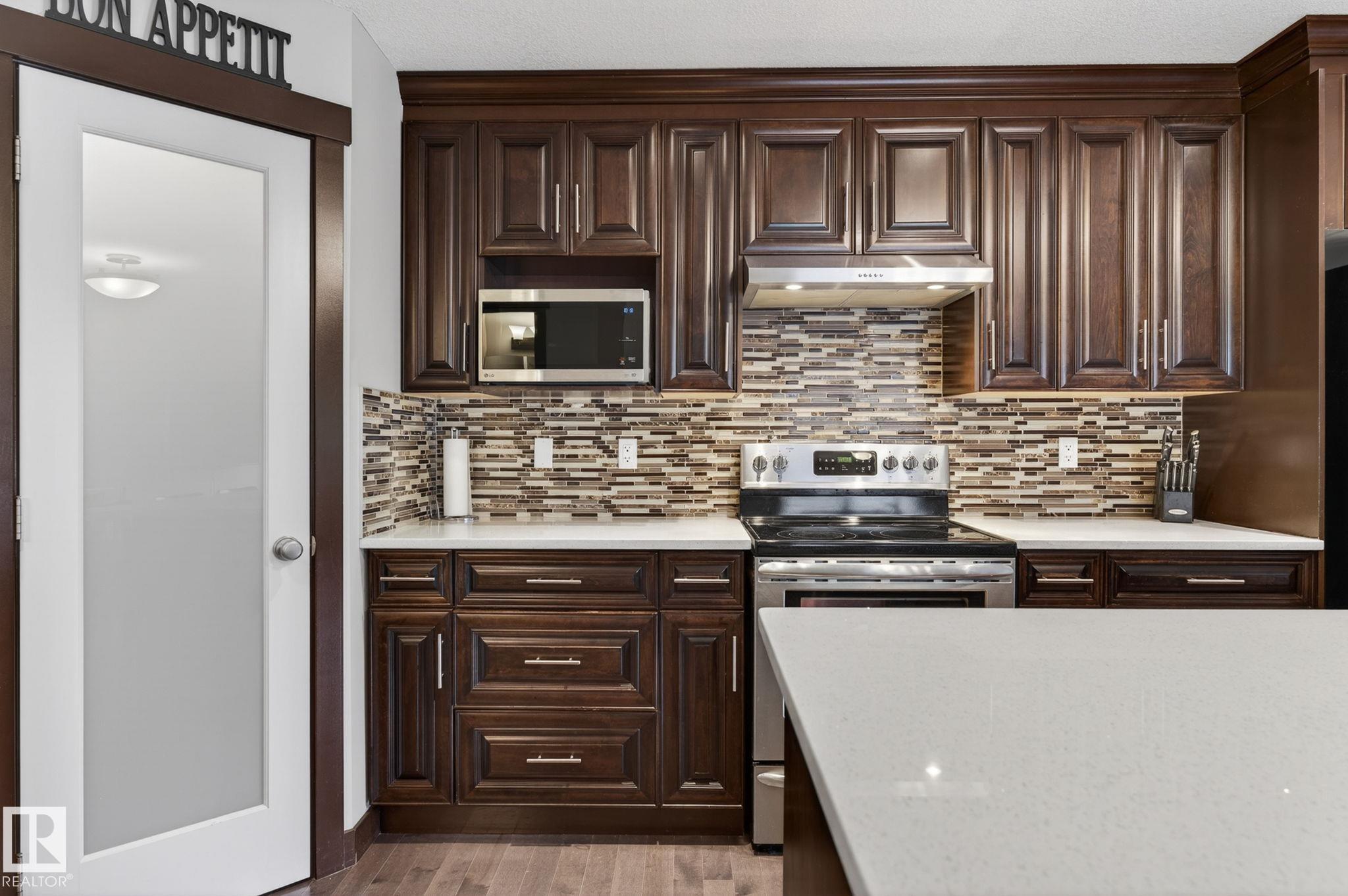 Photo 11 at 8506 80 Avenue NW, King Edward Park, Edmonton