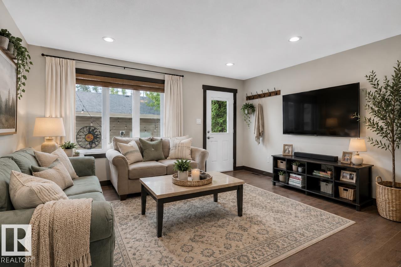 Photo 13 at 8506 80 Avenue NW, King Edward Park, Edmonton