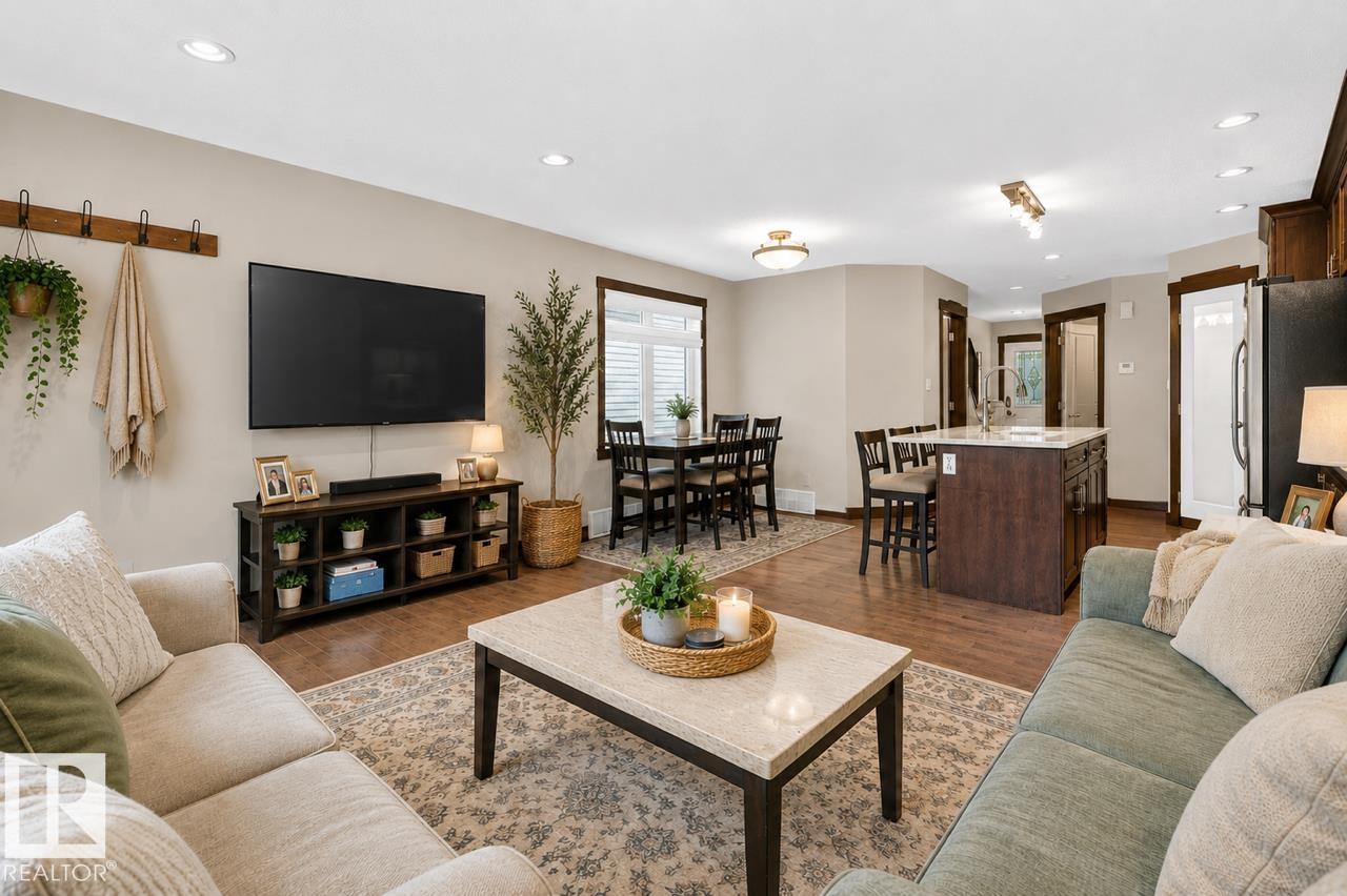 Photo 7 at 8506 80 Avenue NW, King Edward Park, Edmonton