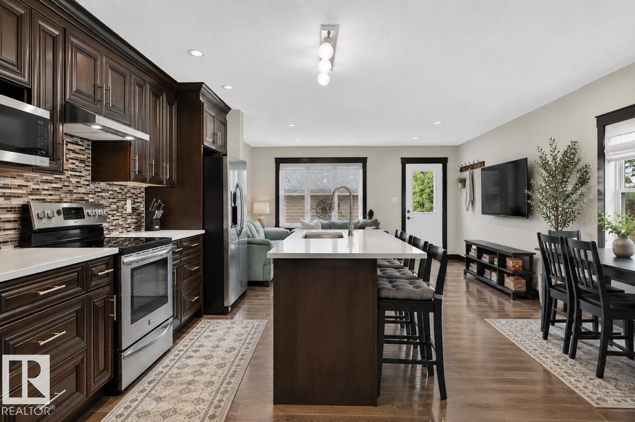 Photo 9 at 8506 80 Avenue NW, King Edward Park, Edmonton