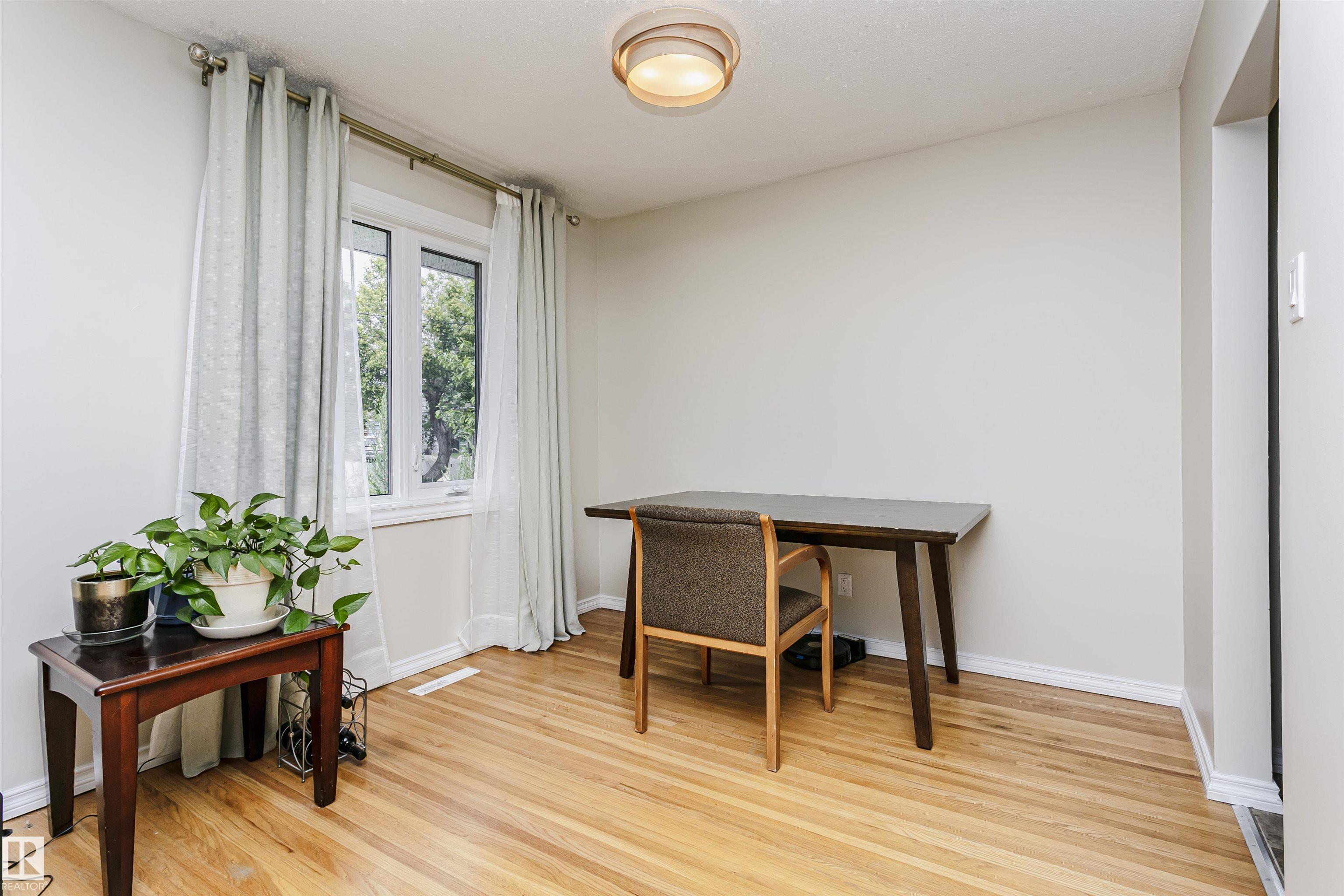 Photo 12 at 8628 64 Avenue NW, Argyll, Edmonton