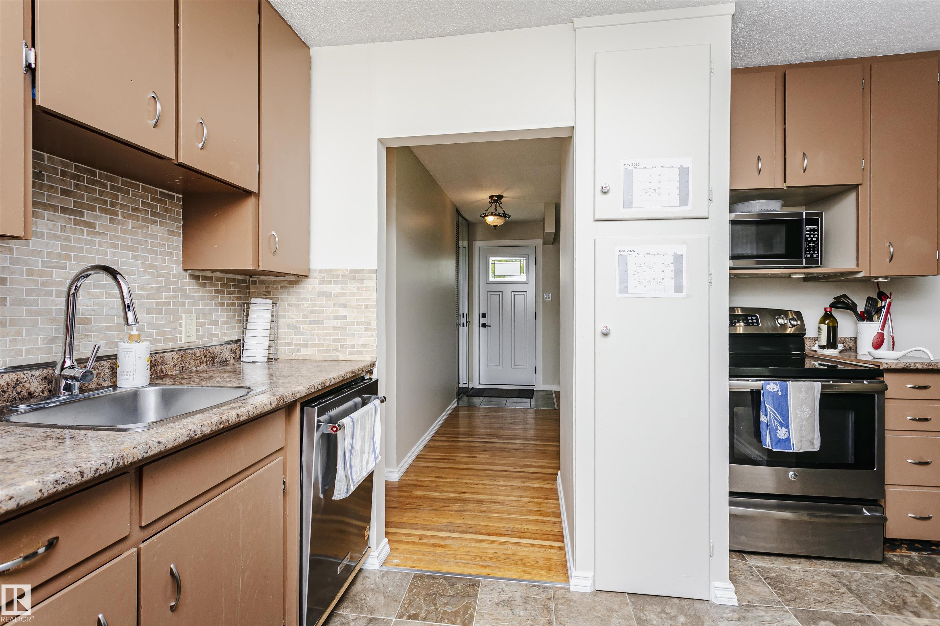 Photo 18 at 8628 64 Avenue NW, Argyll, Edmonton