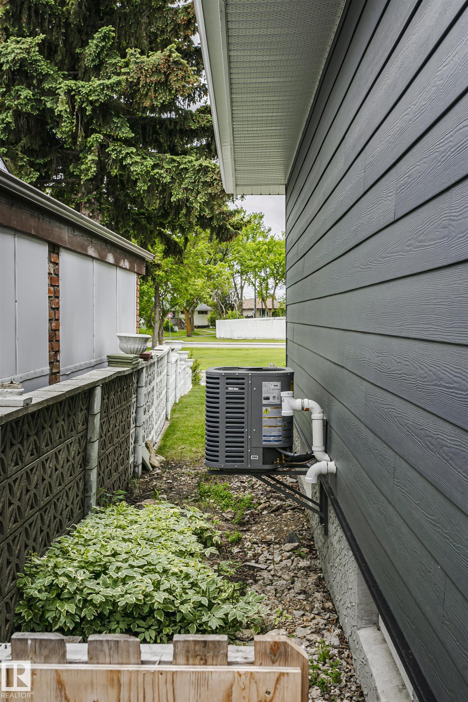 Photo 42 at 8628 64 Avenue NW, Argyll, Edmonton