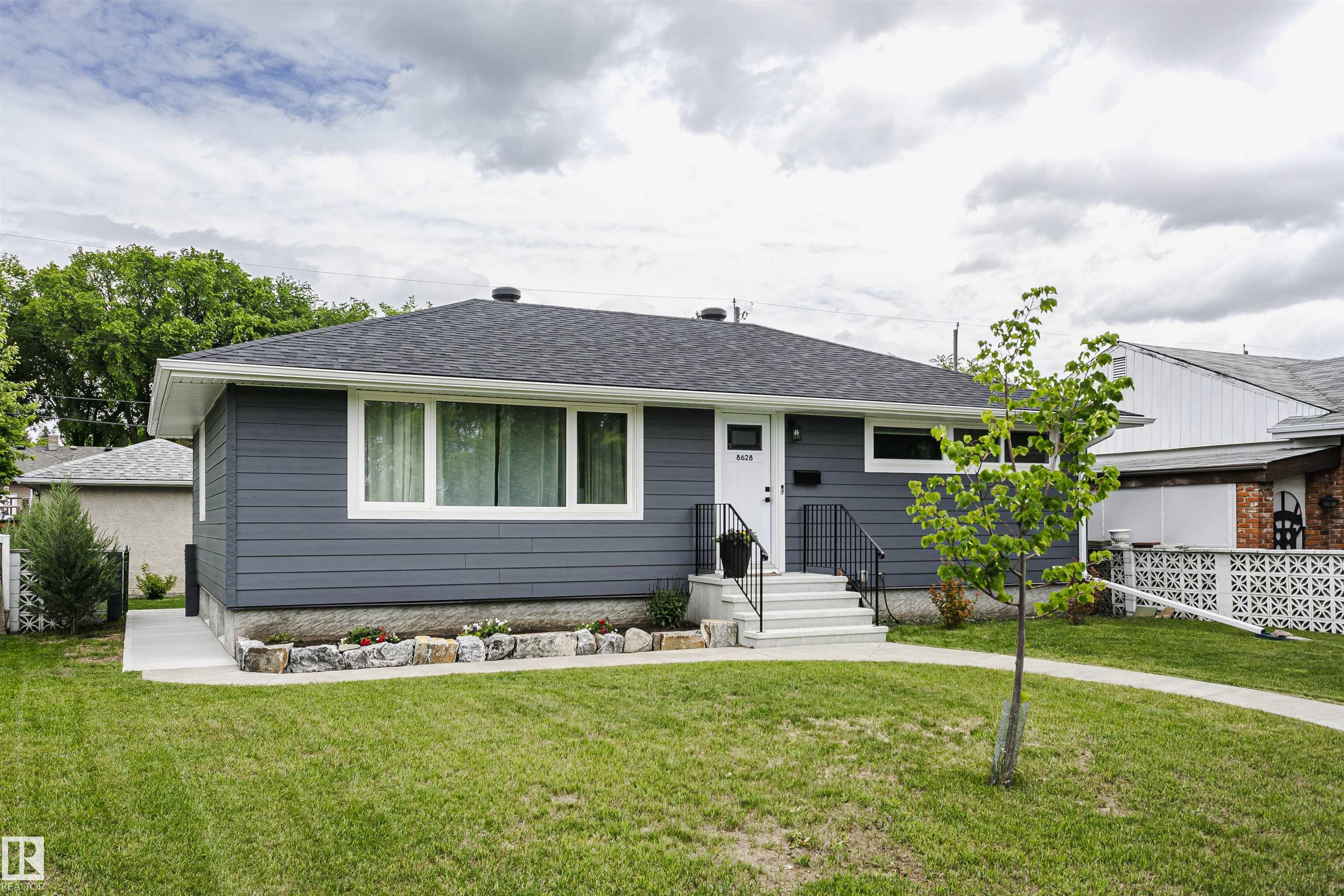 Photo 6 at 8628 64 Avenue NW, Argyll, Edmonton