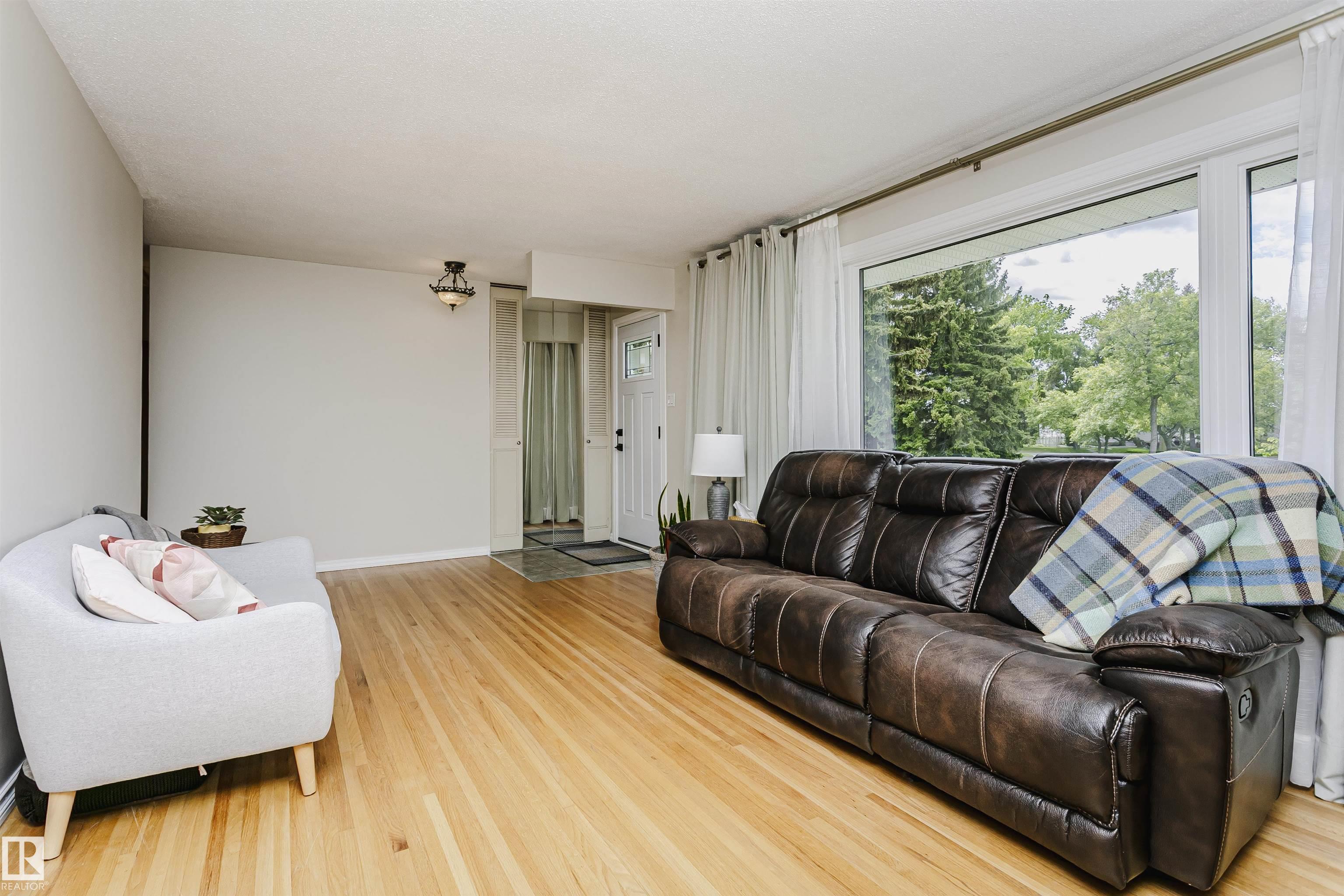 Photo 9 at 8628 64 Avenue NW, Argyll, Edmonton