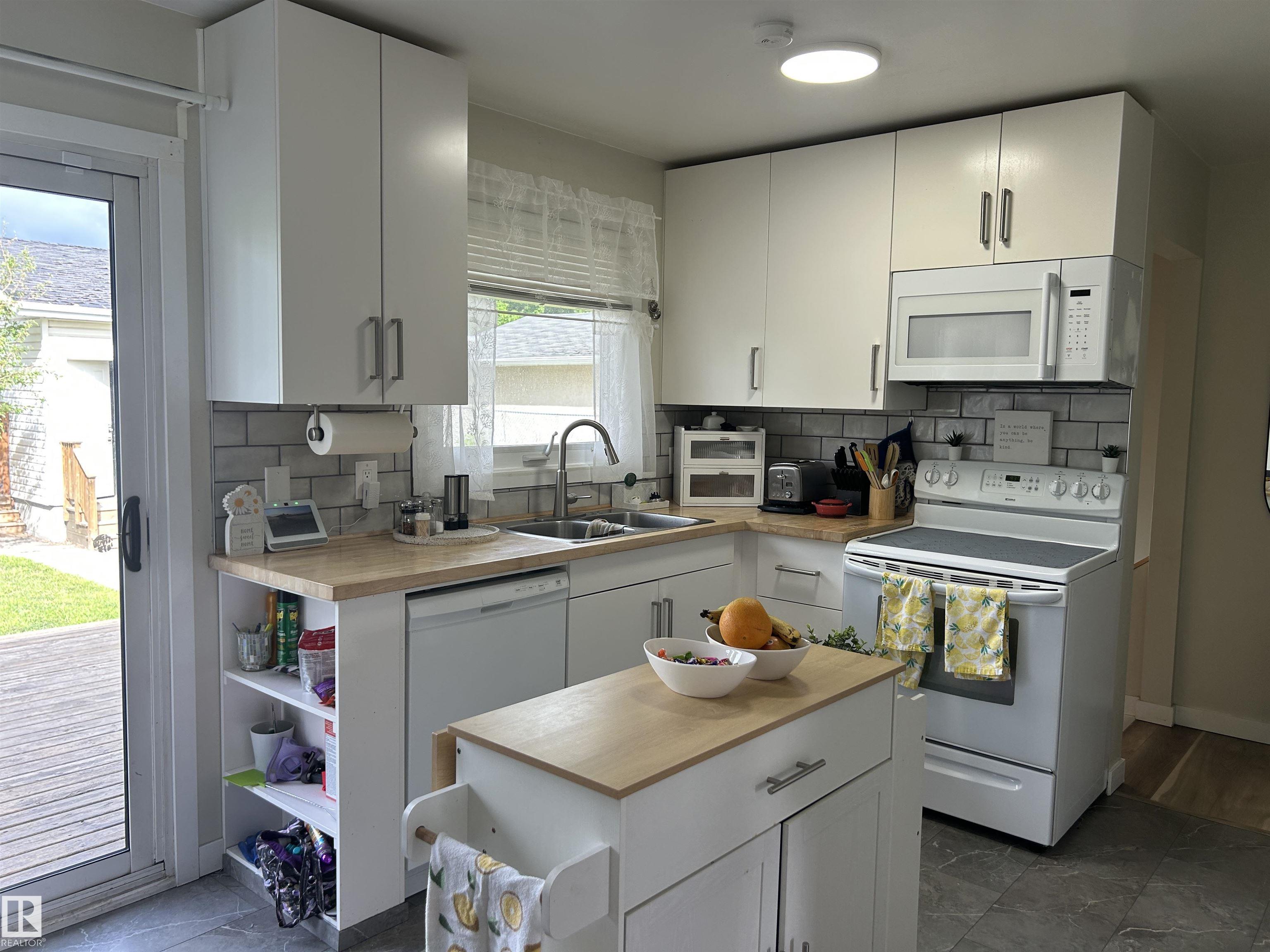10924 30 Street NW, Rundle Heights, Edmonton