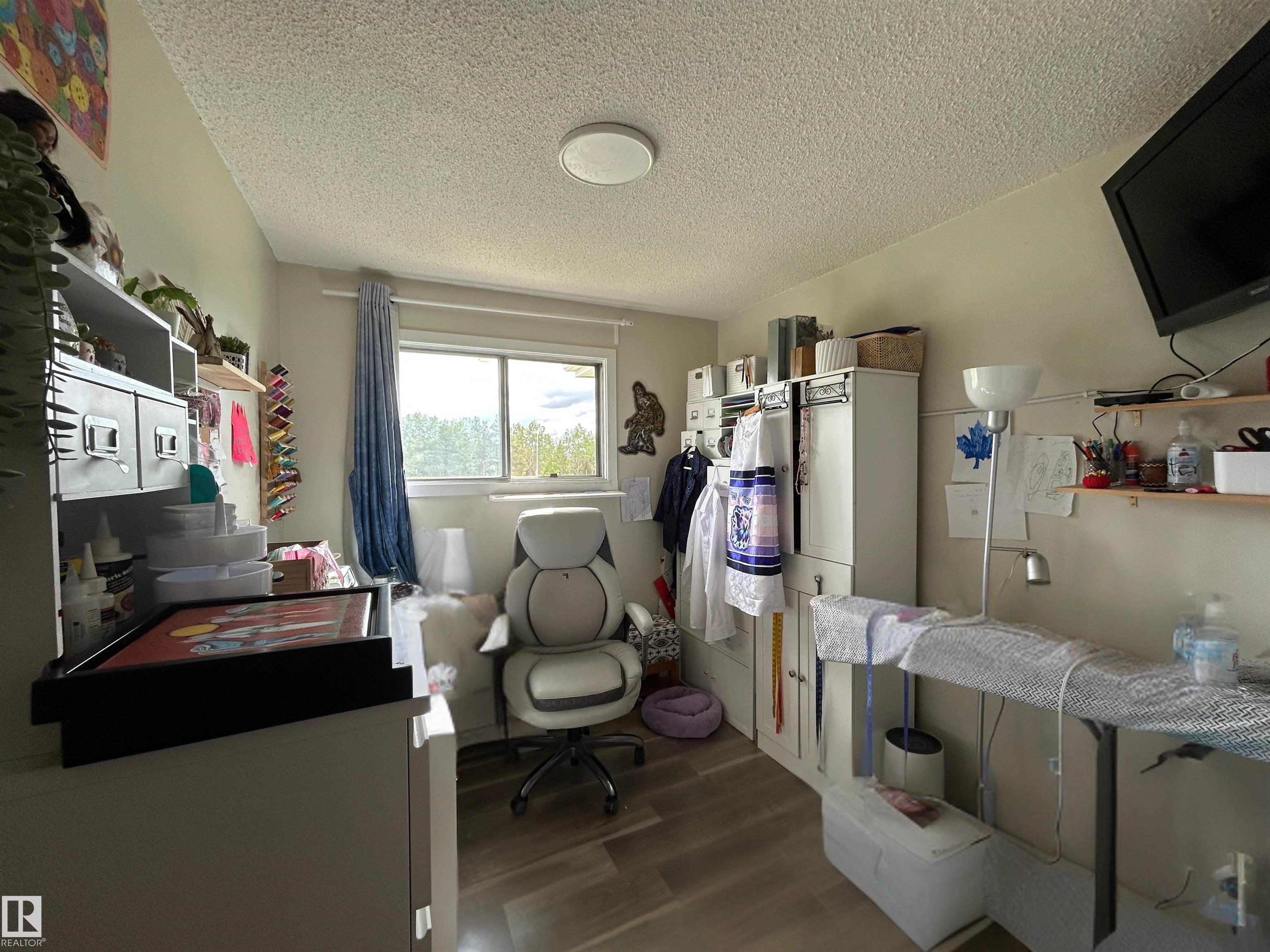 Photo 12 at 10924 30 Street NW, Rundle Heights, Edmonton