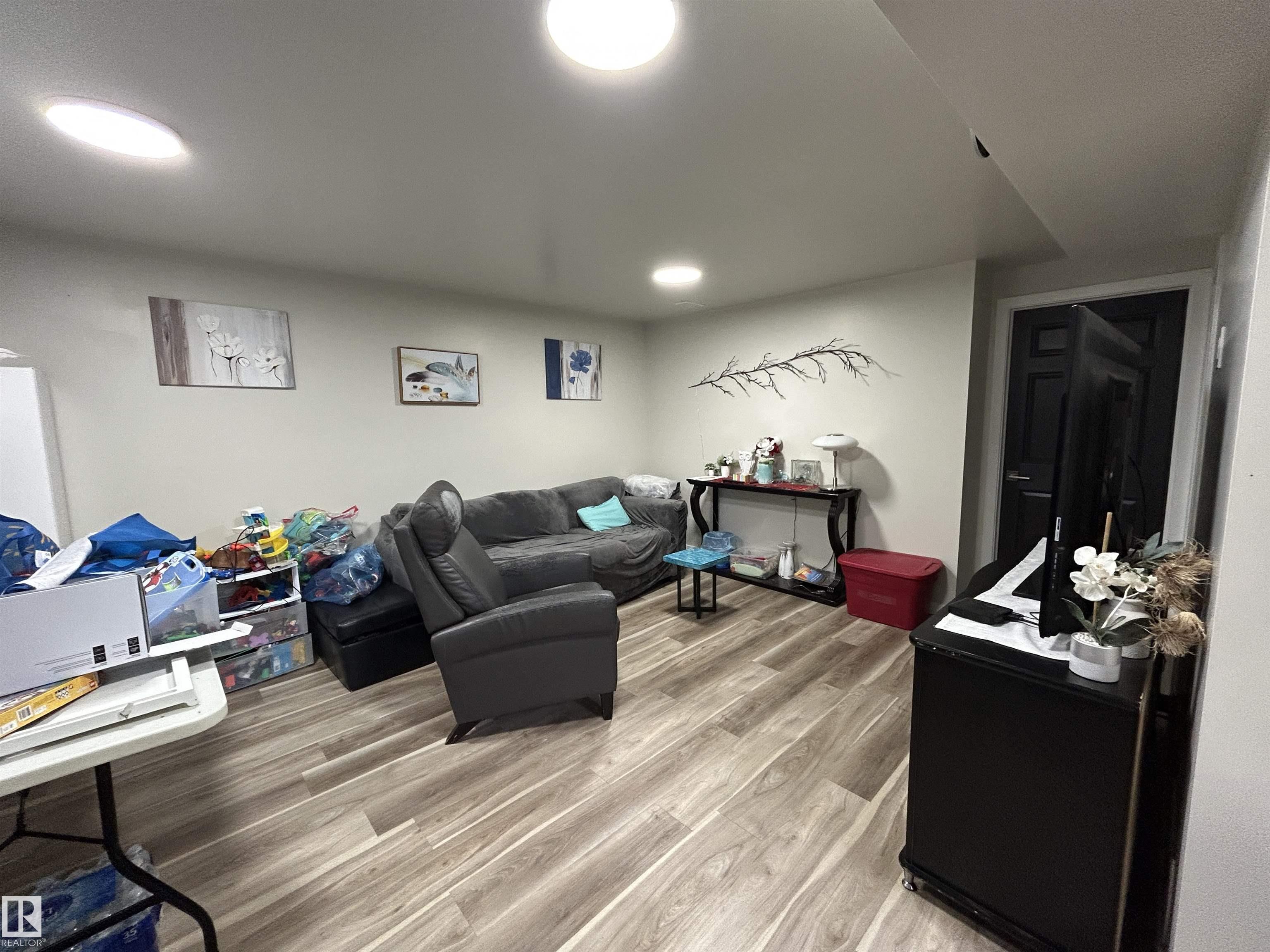 Photo 16 at 10924 30 Street NW, Rundle Heights, Edmonton