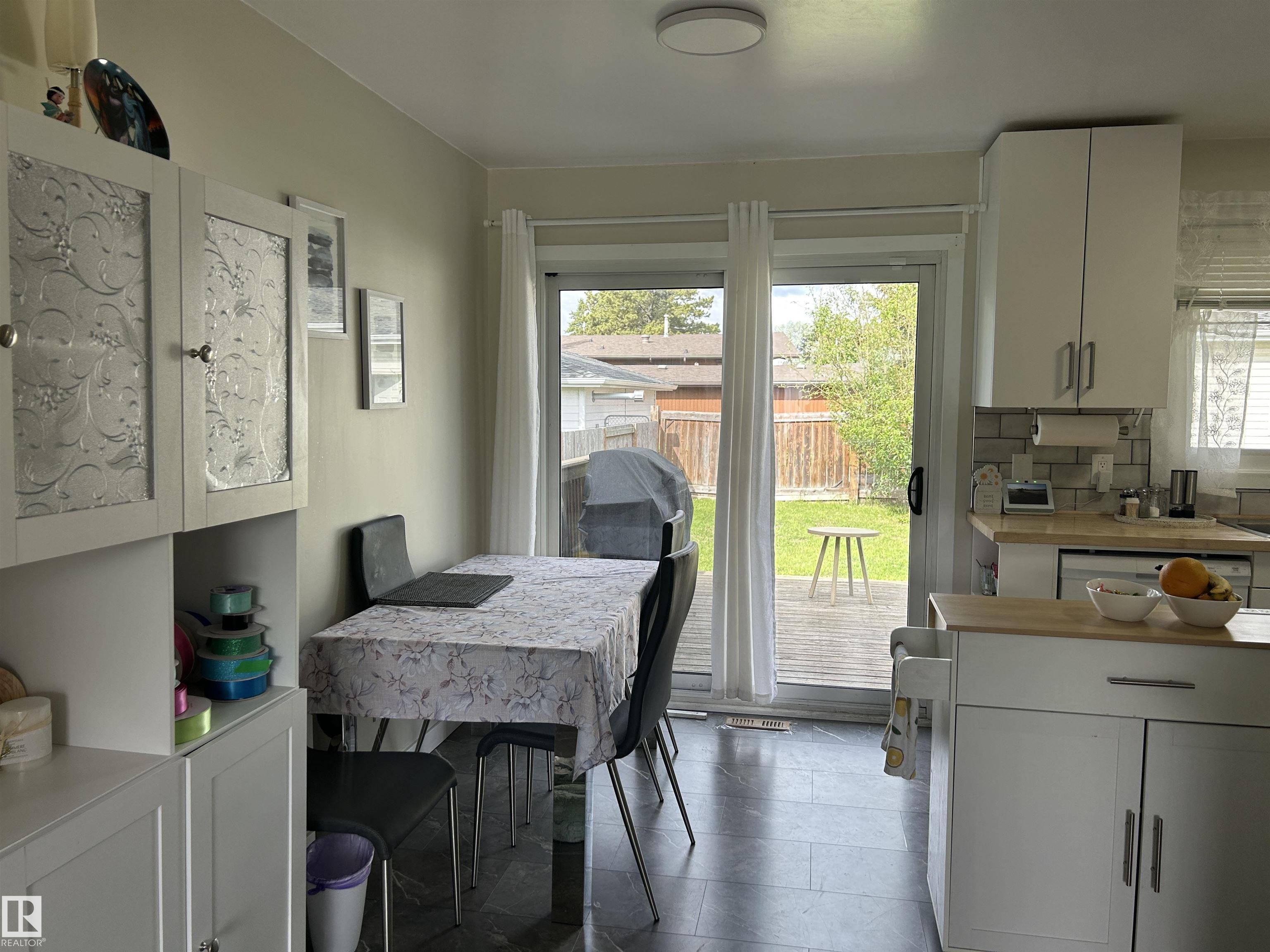 10924 30 Street NW, Rundle Heights, Edmonton