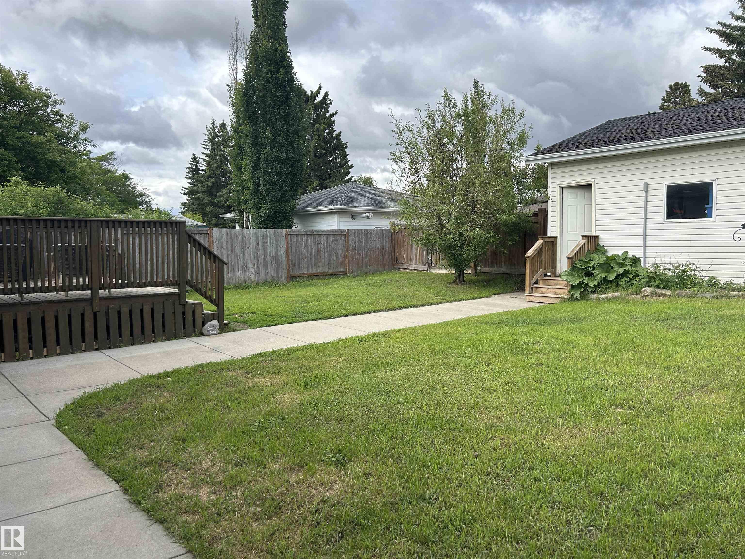 Photo 24 at 10924 30 Street NW, Rundle Heights, Edmonton