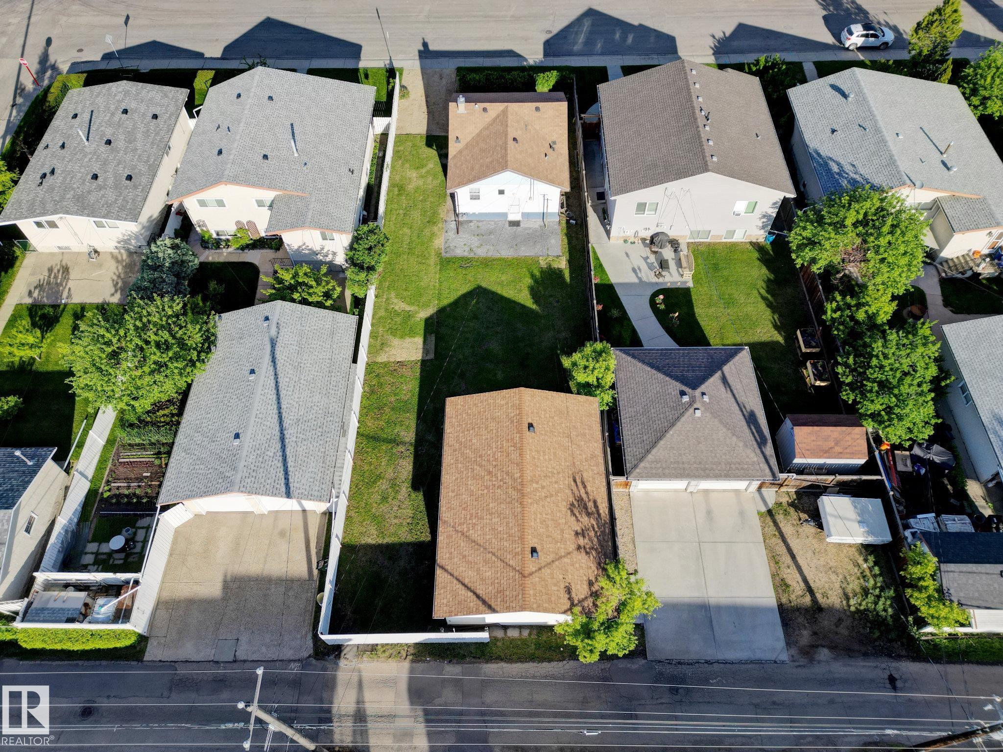 https://zimg.paragon.ice.com/ParagonImages/Property/PM/RAE/225406262/26/0/0/3937ae6703b8447d66808352cacc9a74/1/98a8f6594a9624e0c6f5b8c9aecb2704/225406262-d362071b-c9db-4239-a38d-c328f3e35f3d.JPG