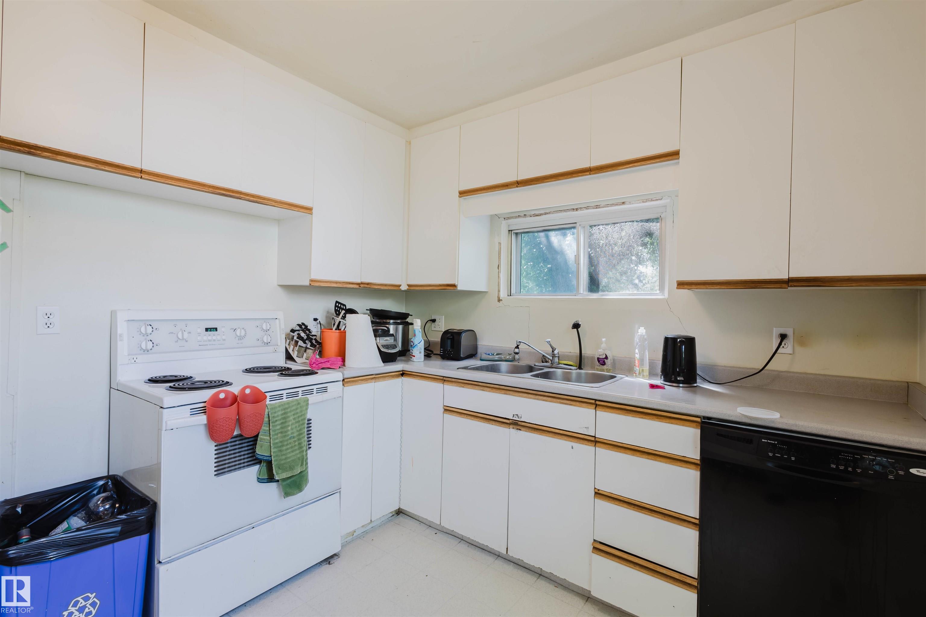Photo 10 at 7230 112 Street NW, McKernan, Edmonton