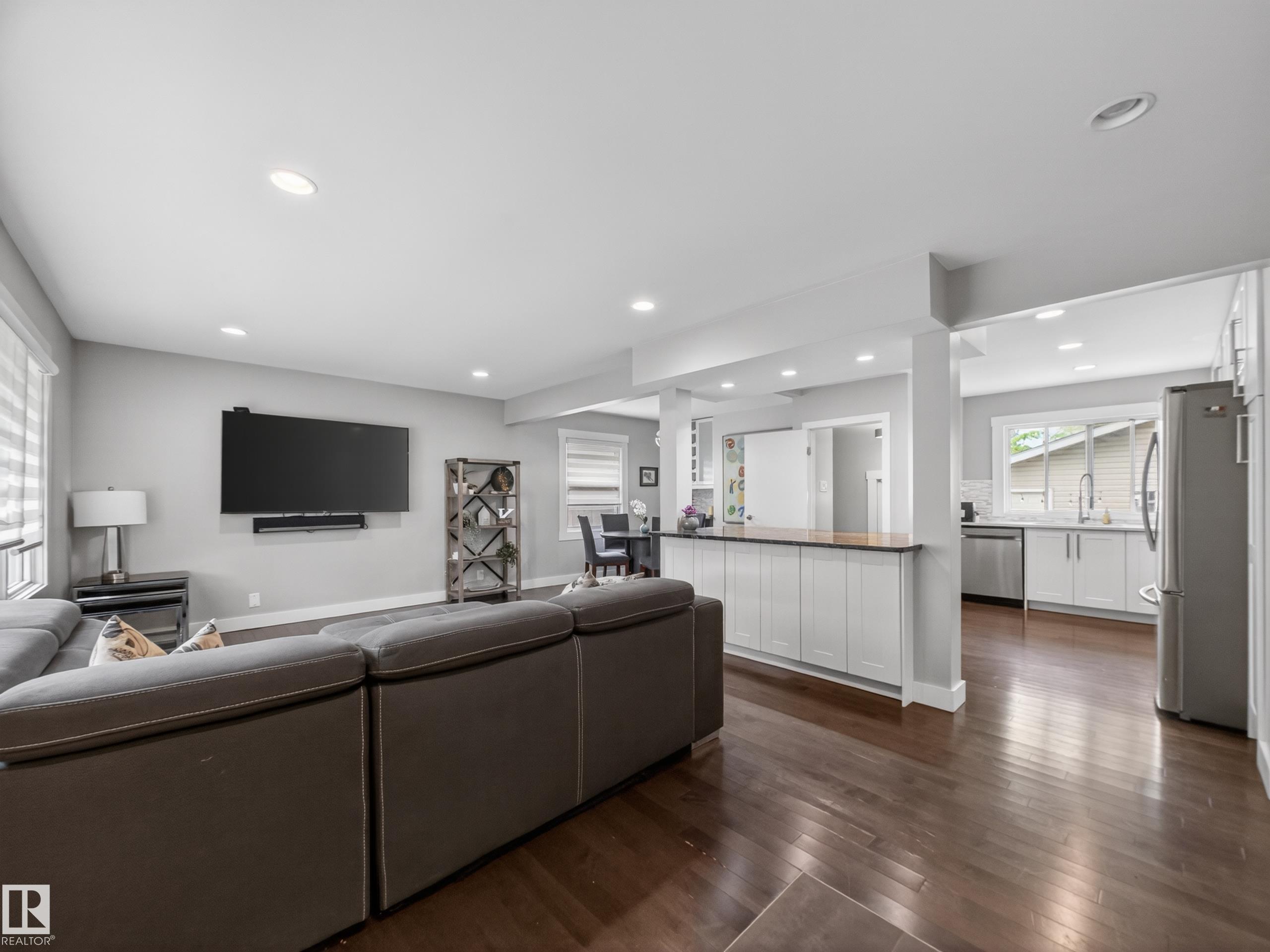 15803 83 Avenue NW, Lynnwood, Edmonton