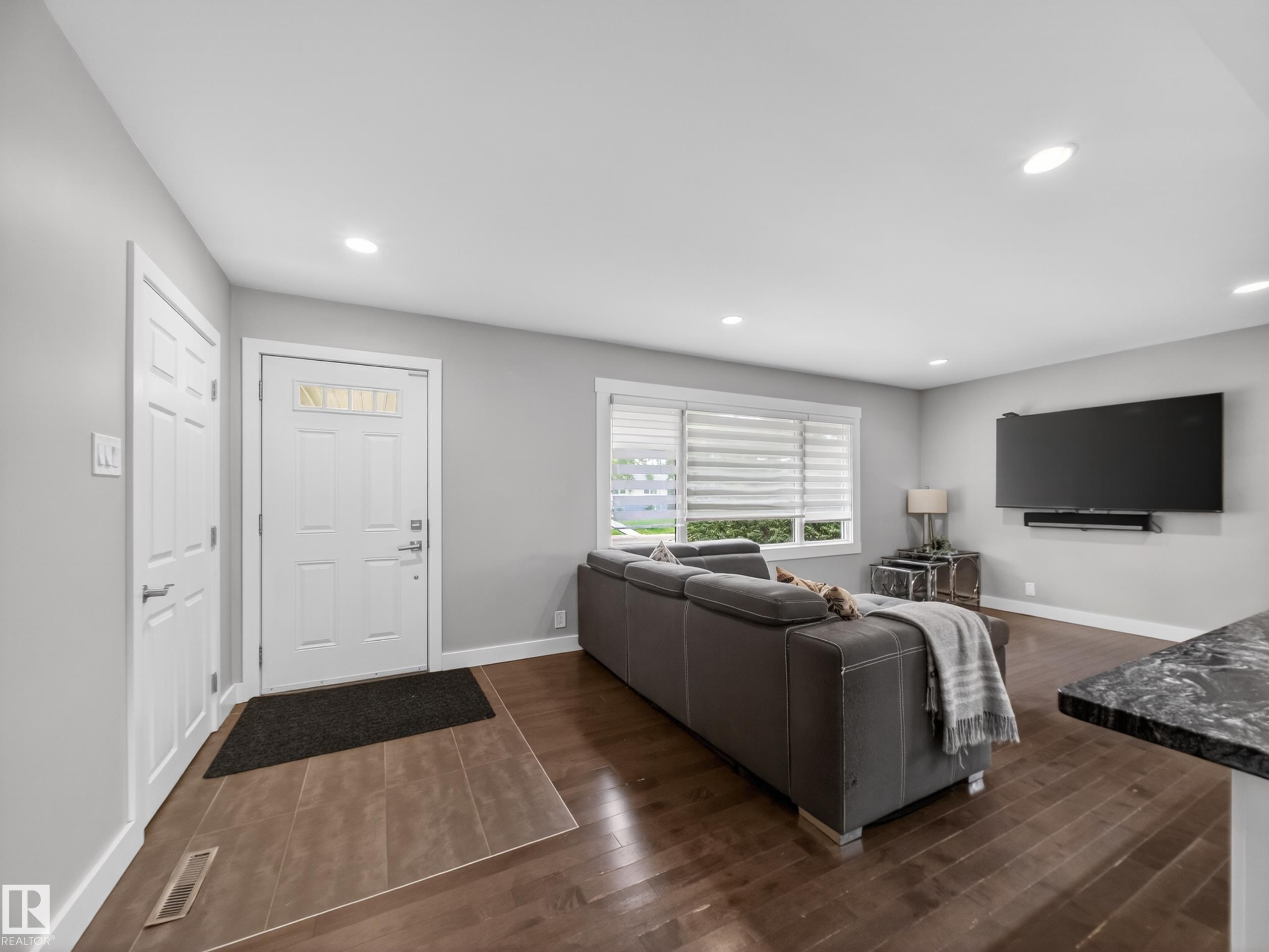 Photo 6 at 15803 83 Avenue NW, Lynnwood, Edmonton