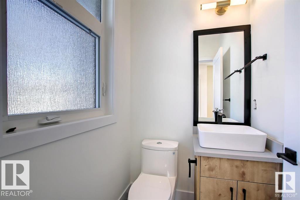 Photo 11 at 13909 107a Avenue NW, North Glenora, Edmonton