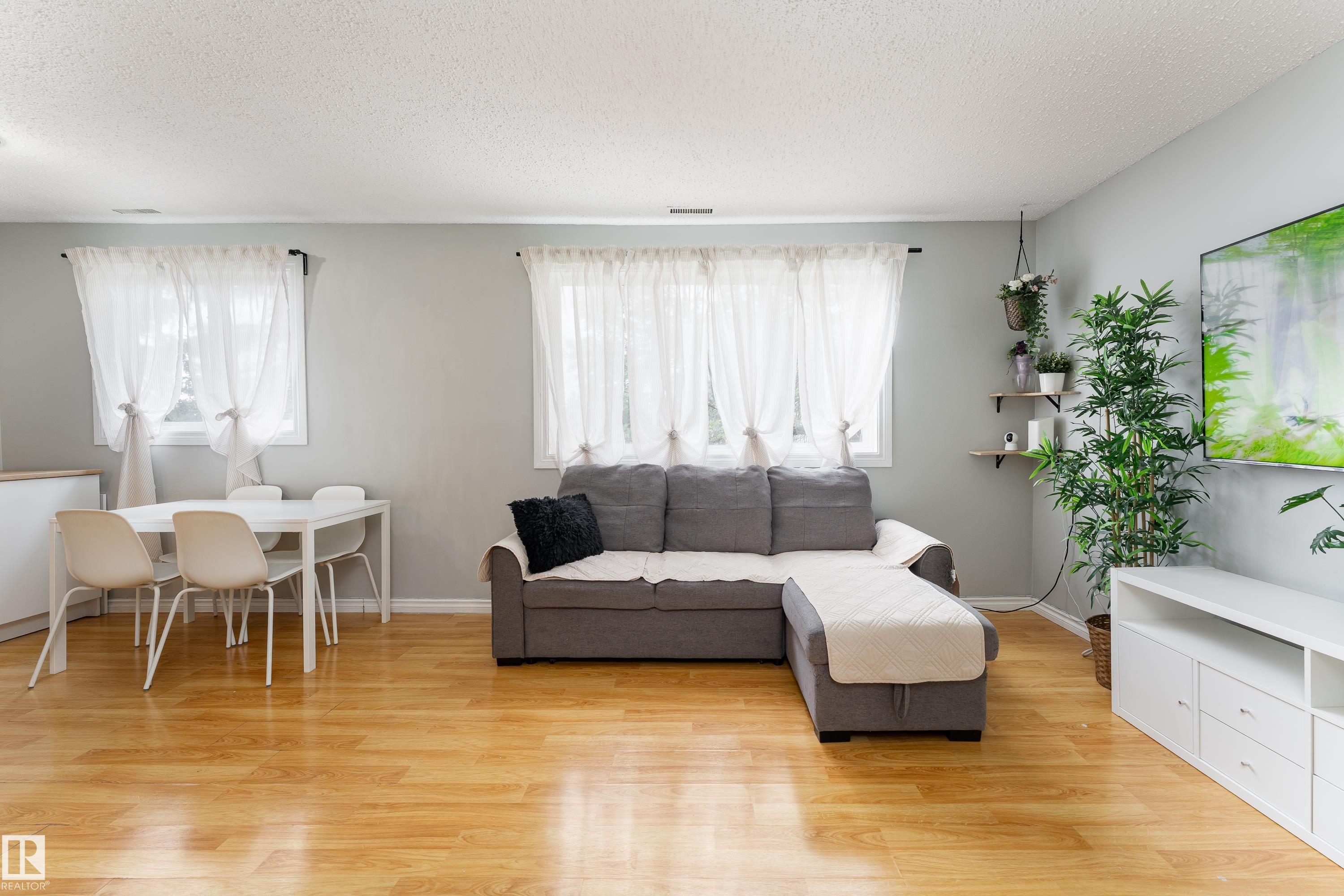Photo 6 at 1478 Lakewood Road W NW, Tipaskan, Edmonton