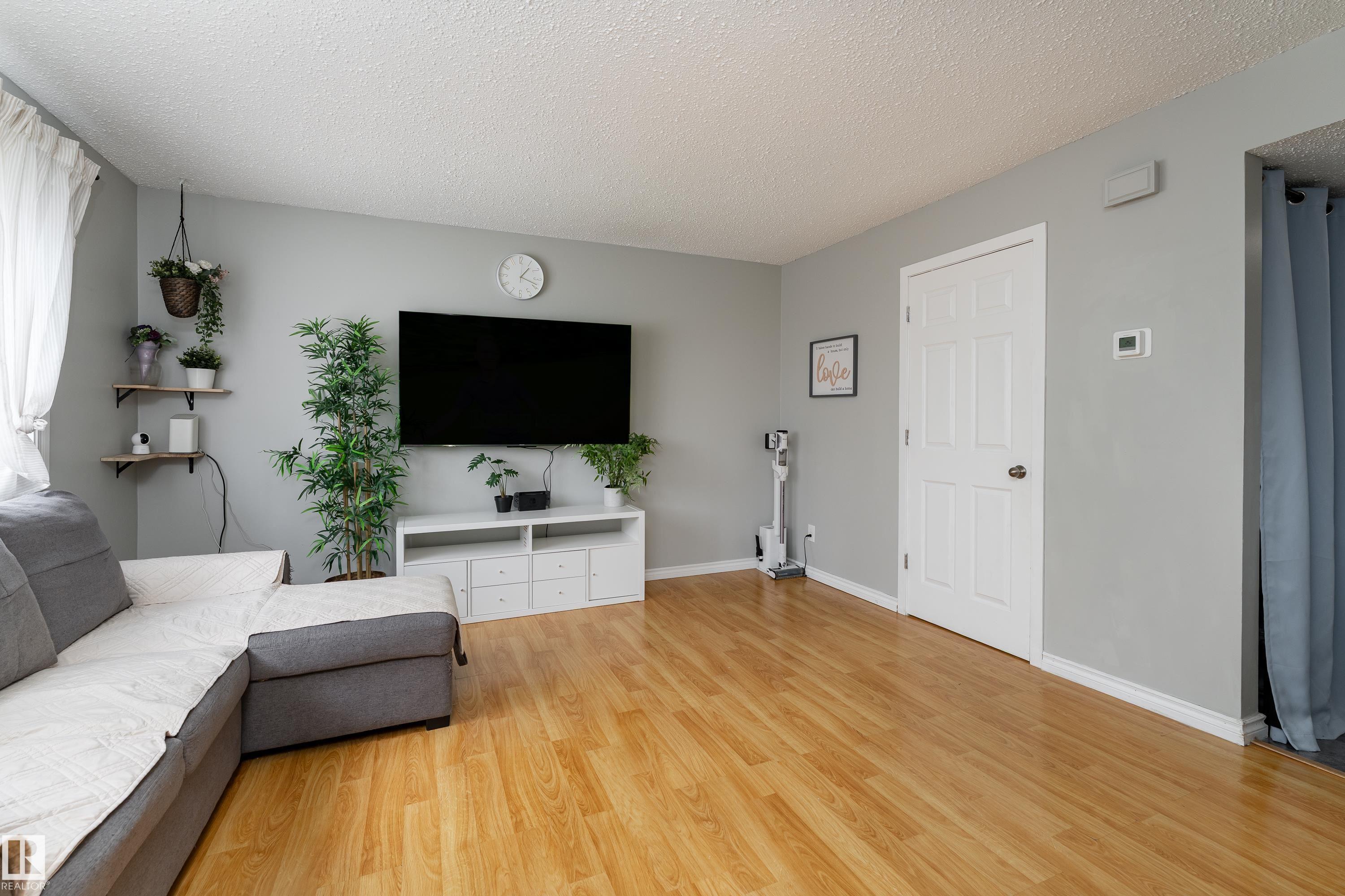 Photo 7 at 1478 Lakewood Road W NW, Tipaskan, Edmonton