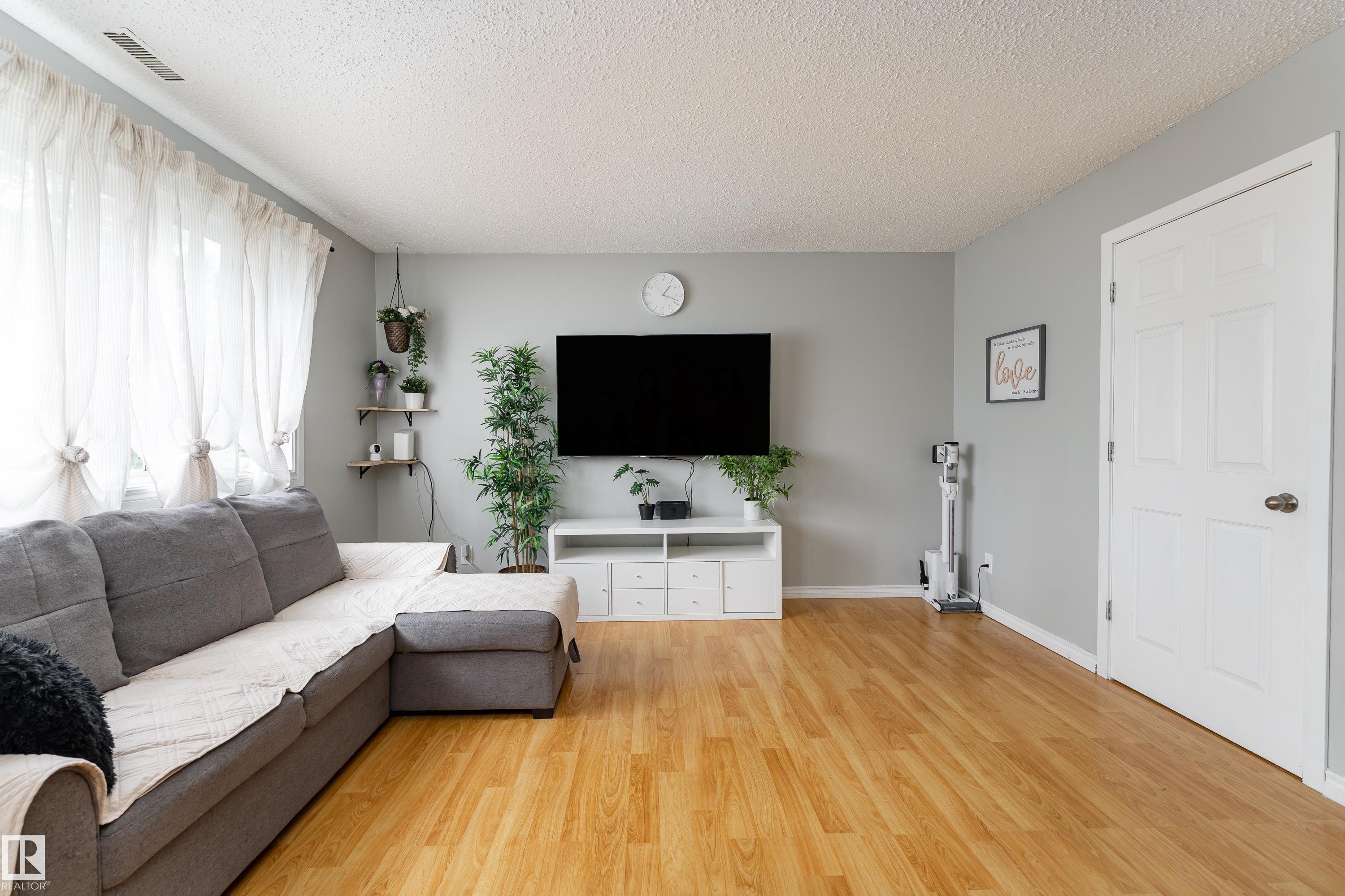 Photo 8 at 1478 Lakewood Road W NW, Tipaskan, Edmonton