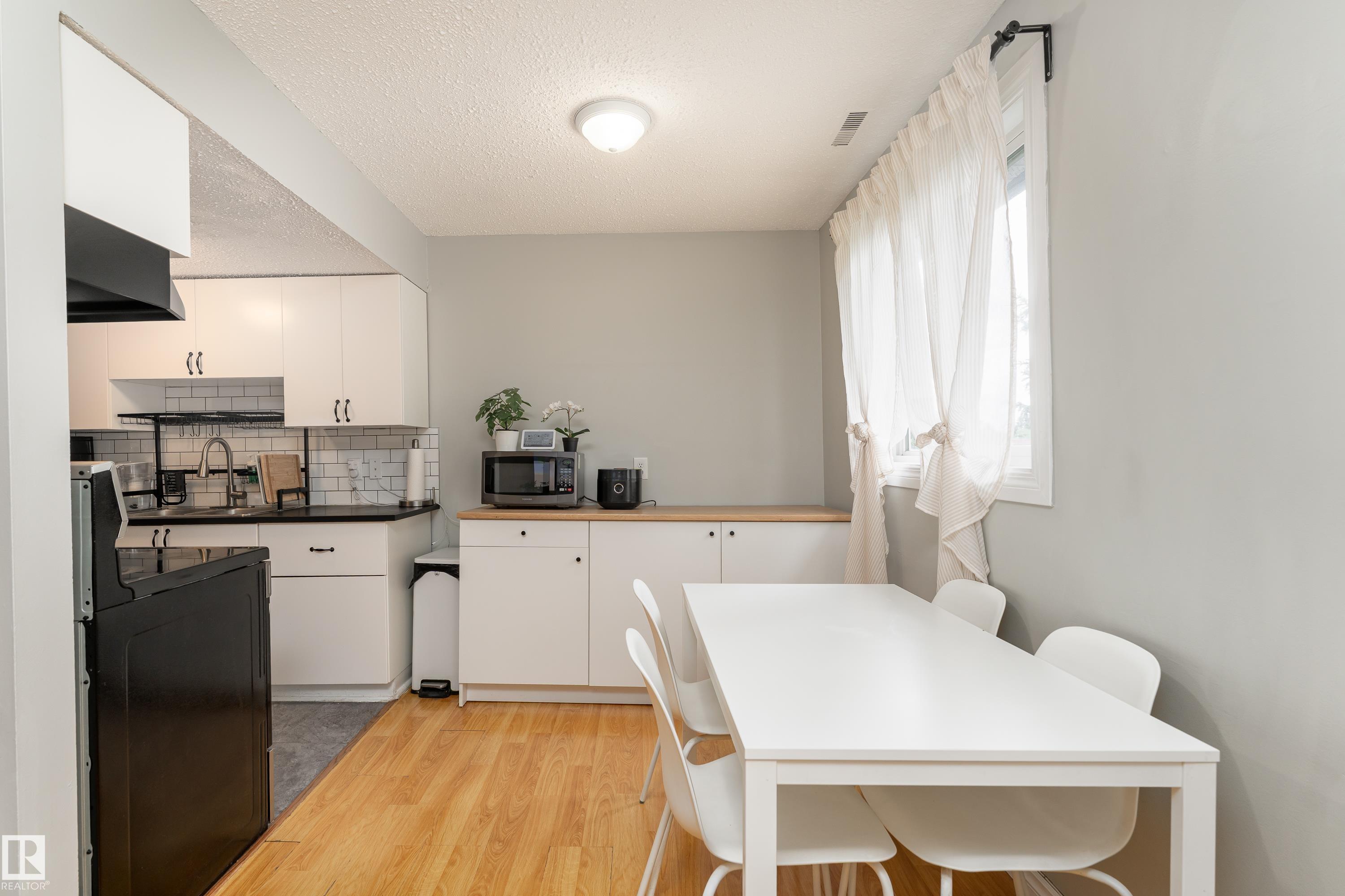 Photo 9 at 1478 Lakewood Road W NW, Tipaskan, Edmonton