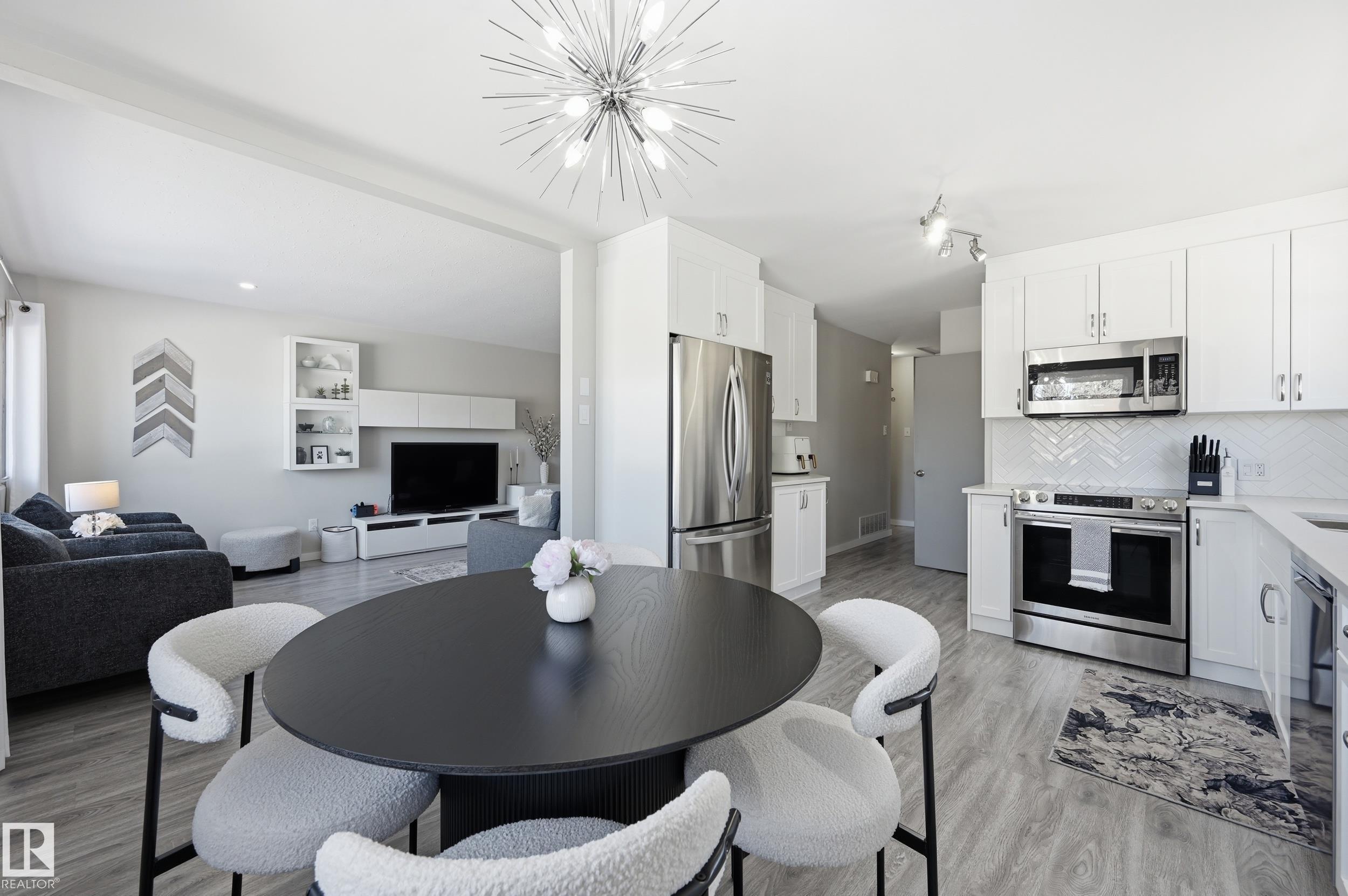 Photo 9 at 7719 71 Avenue NW, Avonmore, Edmonton