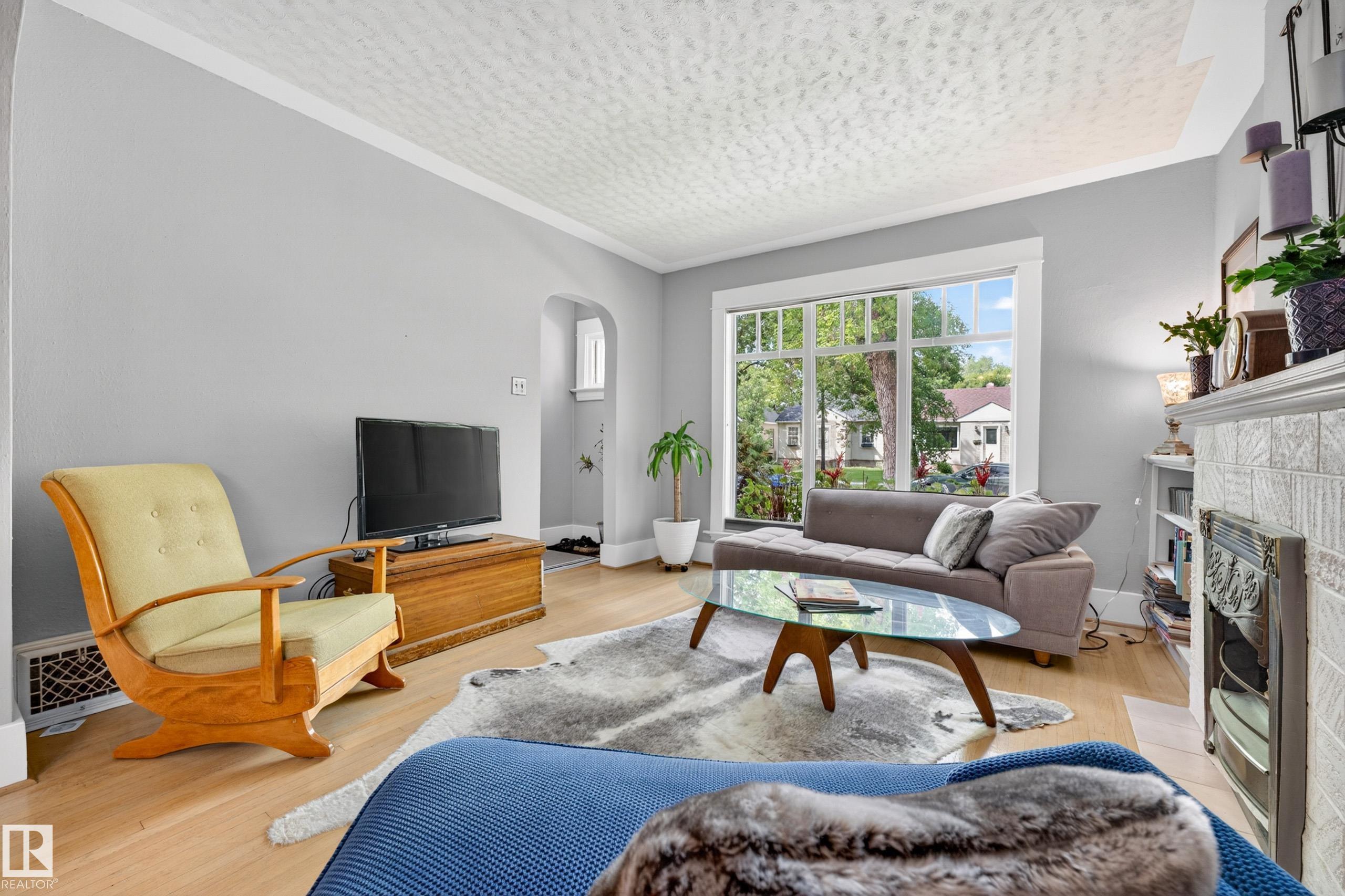 Photo 11 at 11313 67 Street NW, Highlands, Edmonton