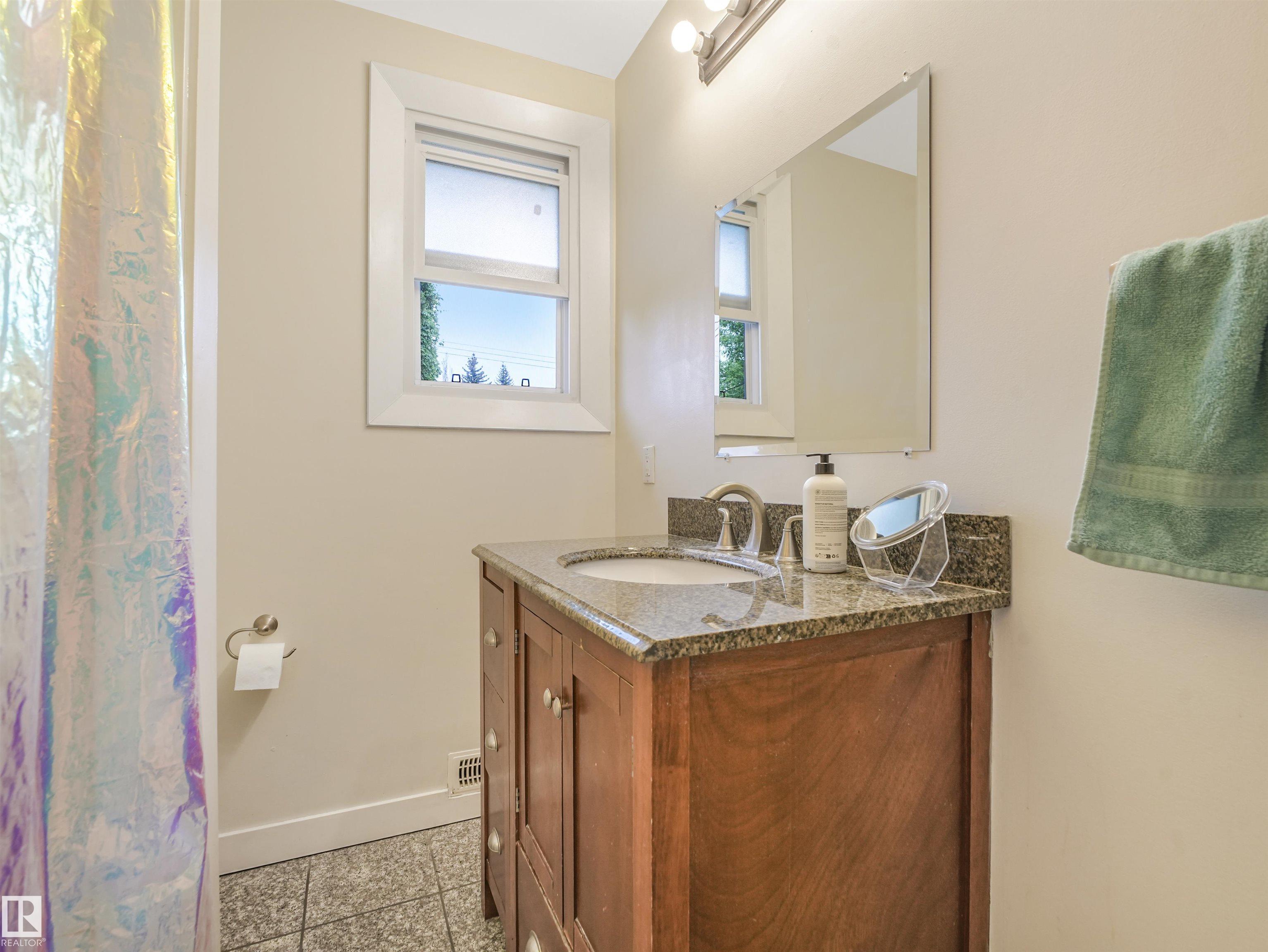 Photo 10 at 14612 93 Avenue NW, Parkview, Edmonton
