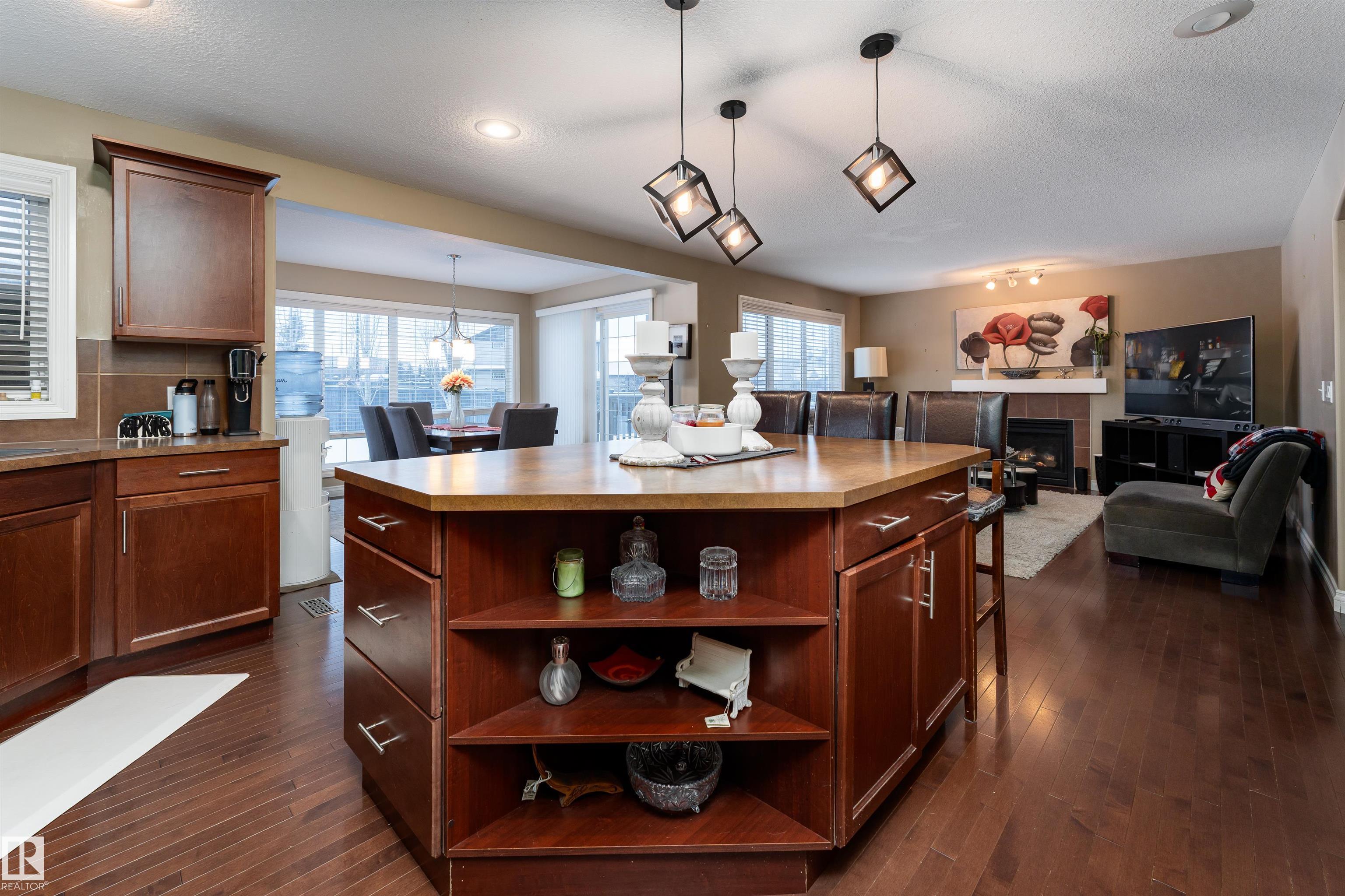 Photo 7 at 3514 Goodridge Bay NW, Granville, Edmonton