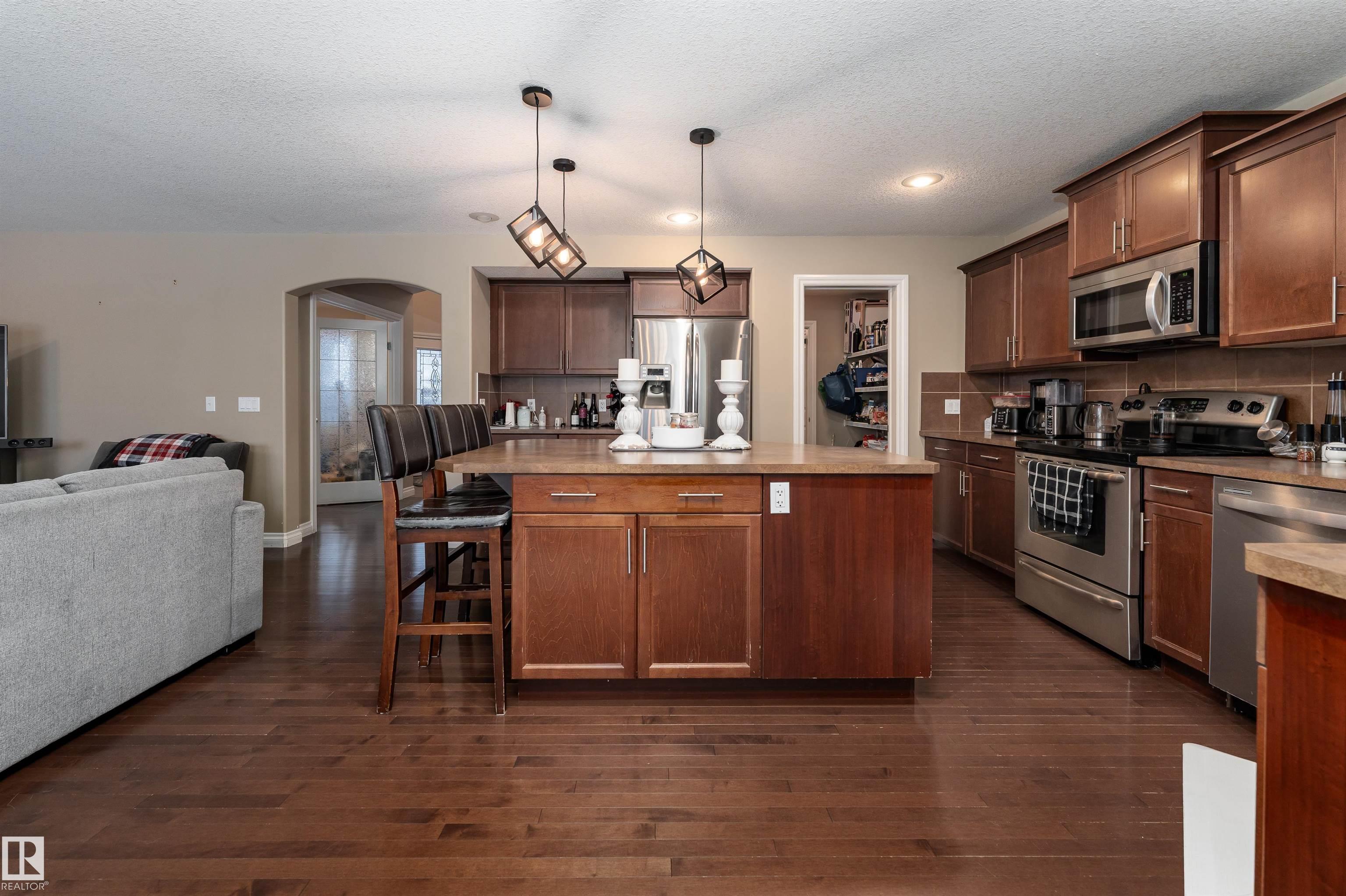 Photo 8 at 3514 Goodridge Bay NW, Granville, Edmonton