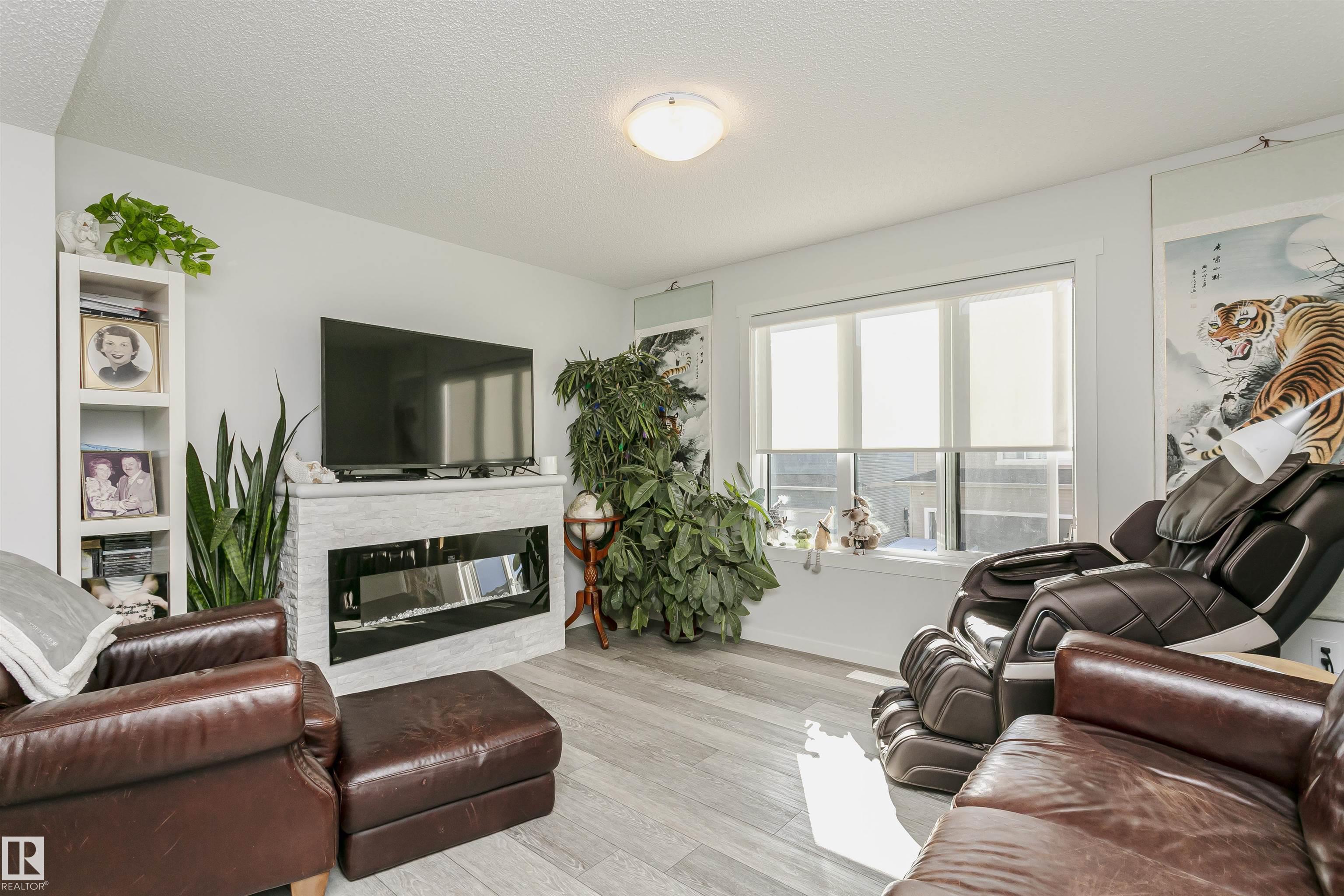 Photo 8 at 19627 28 Avenue NW, The Uplands, Edmonton