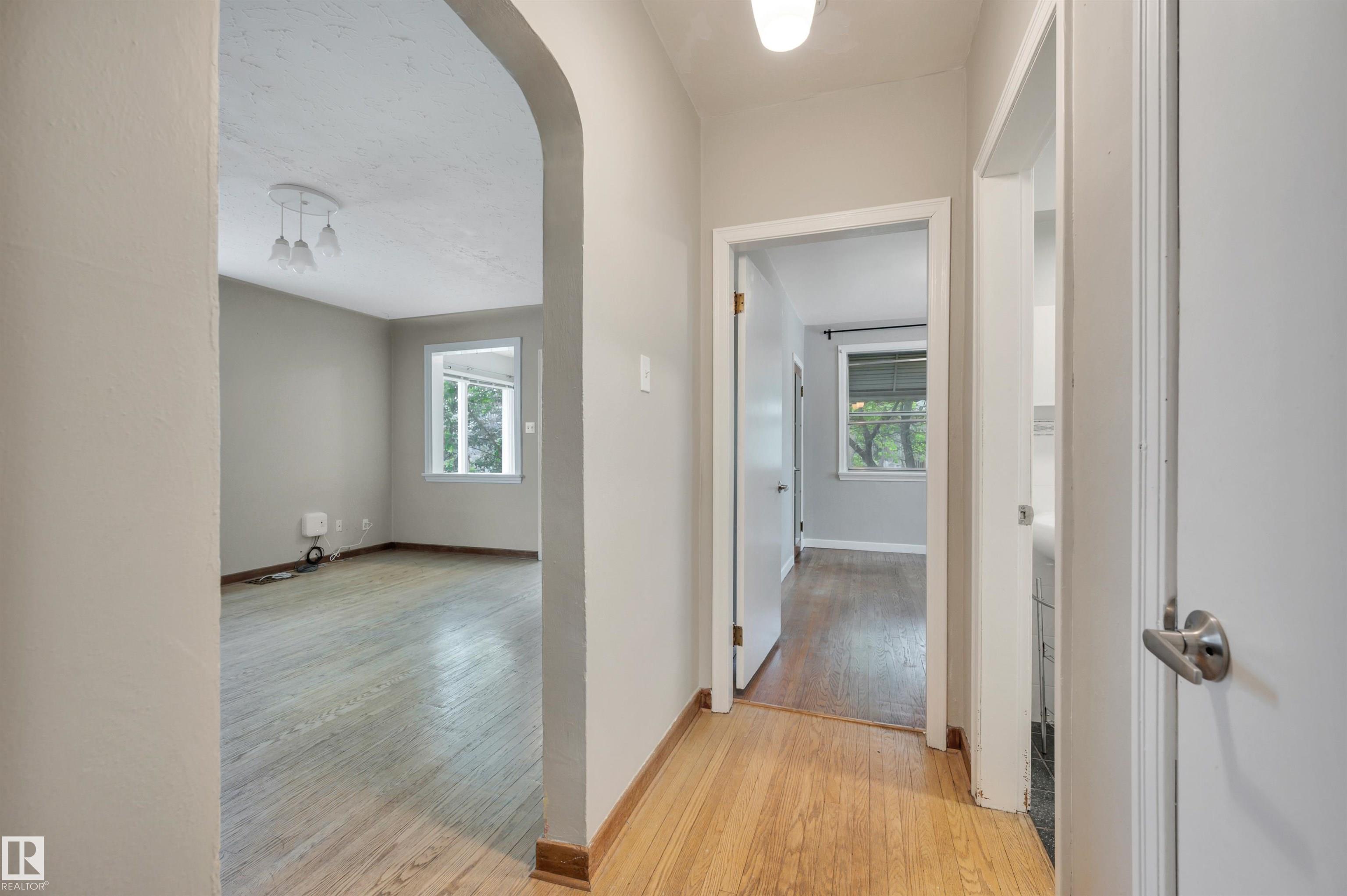 Photo 14 at 9624 77 Avenue NW, Ritchie, Edmonton