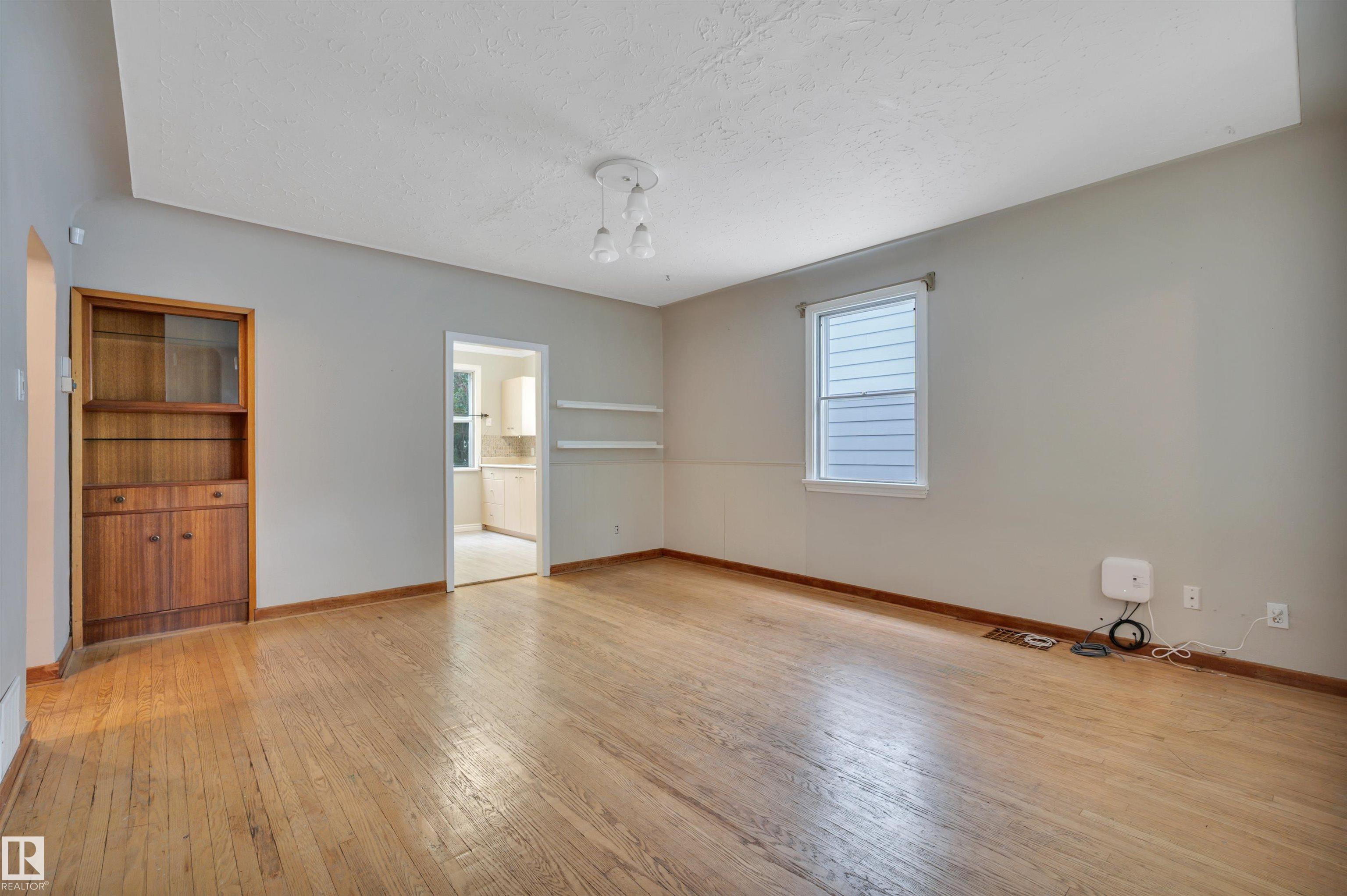 Photo 7 at 9624 77 Avenue NW, Ritchie, Edmonton