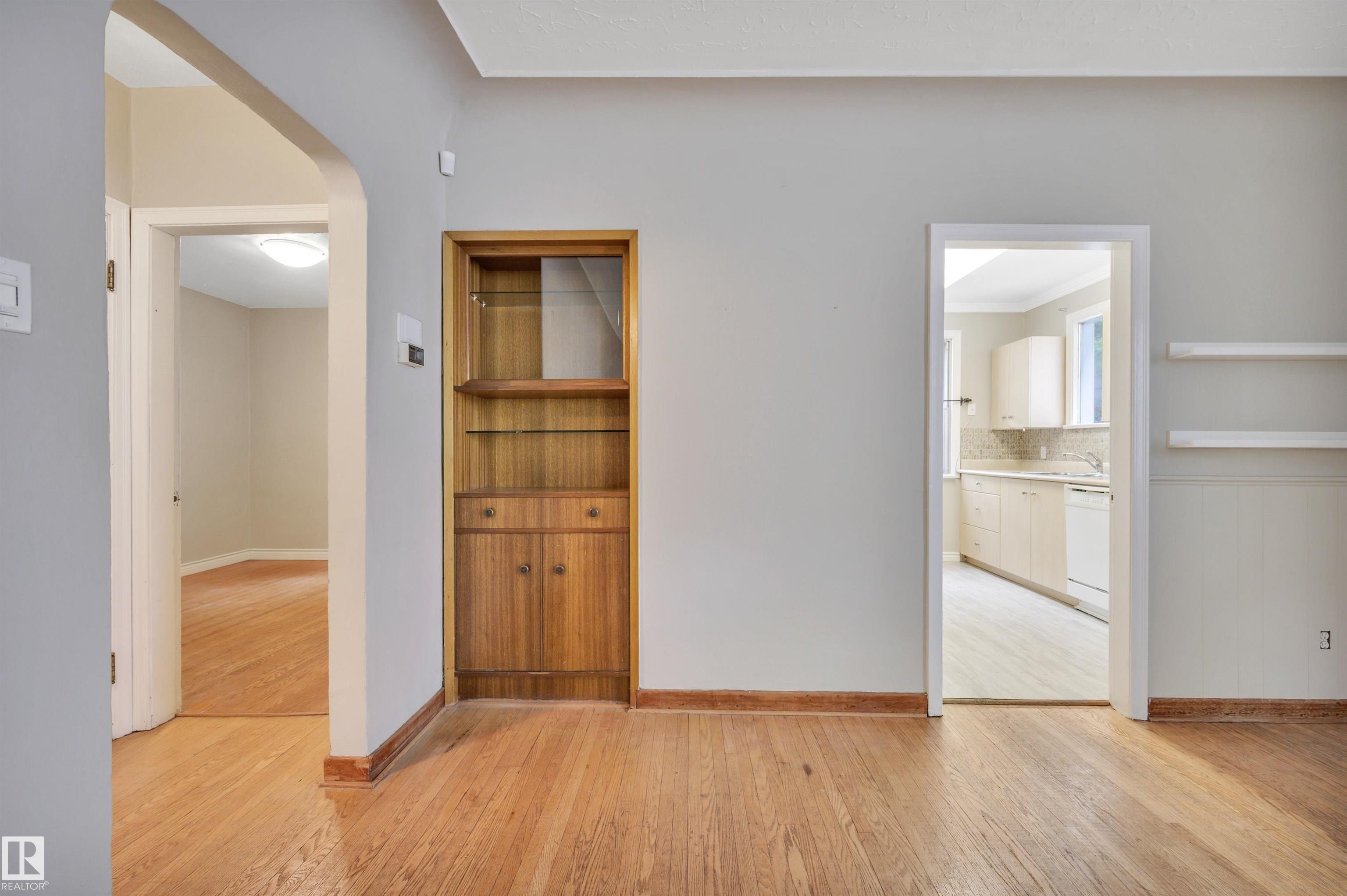 Photo 9 at 9624 77 Avenue NW, Ritchie, Edmonton
