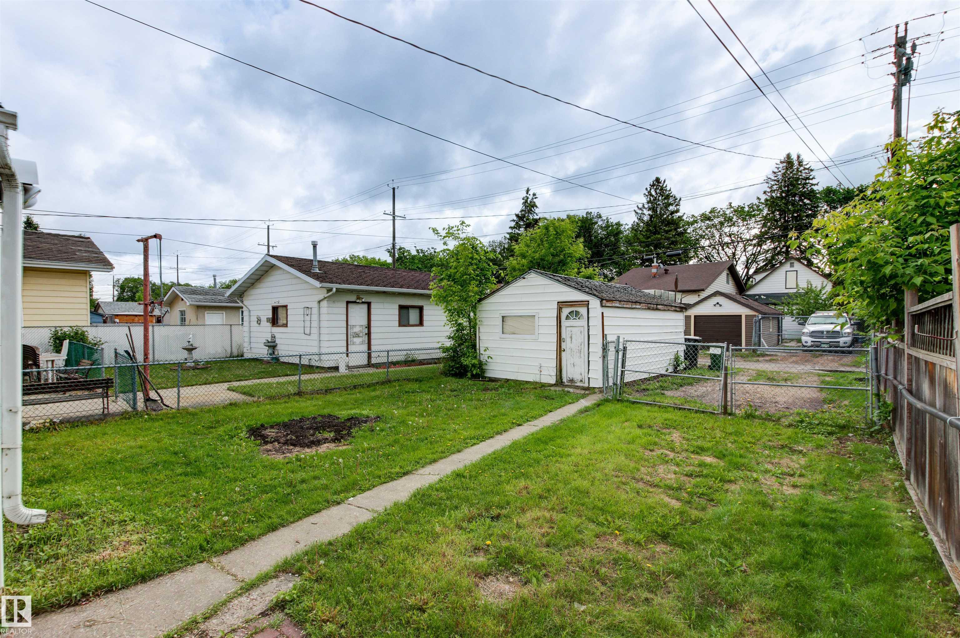 Photo 36 at 11605 91 Street NW, Alberta Avenue, Edmonton