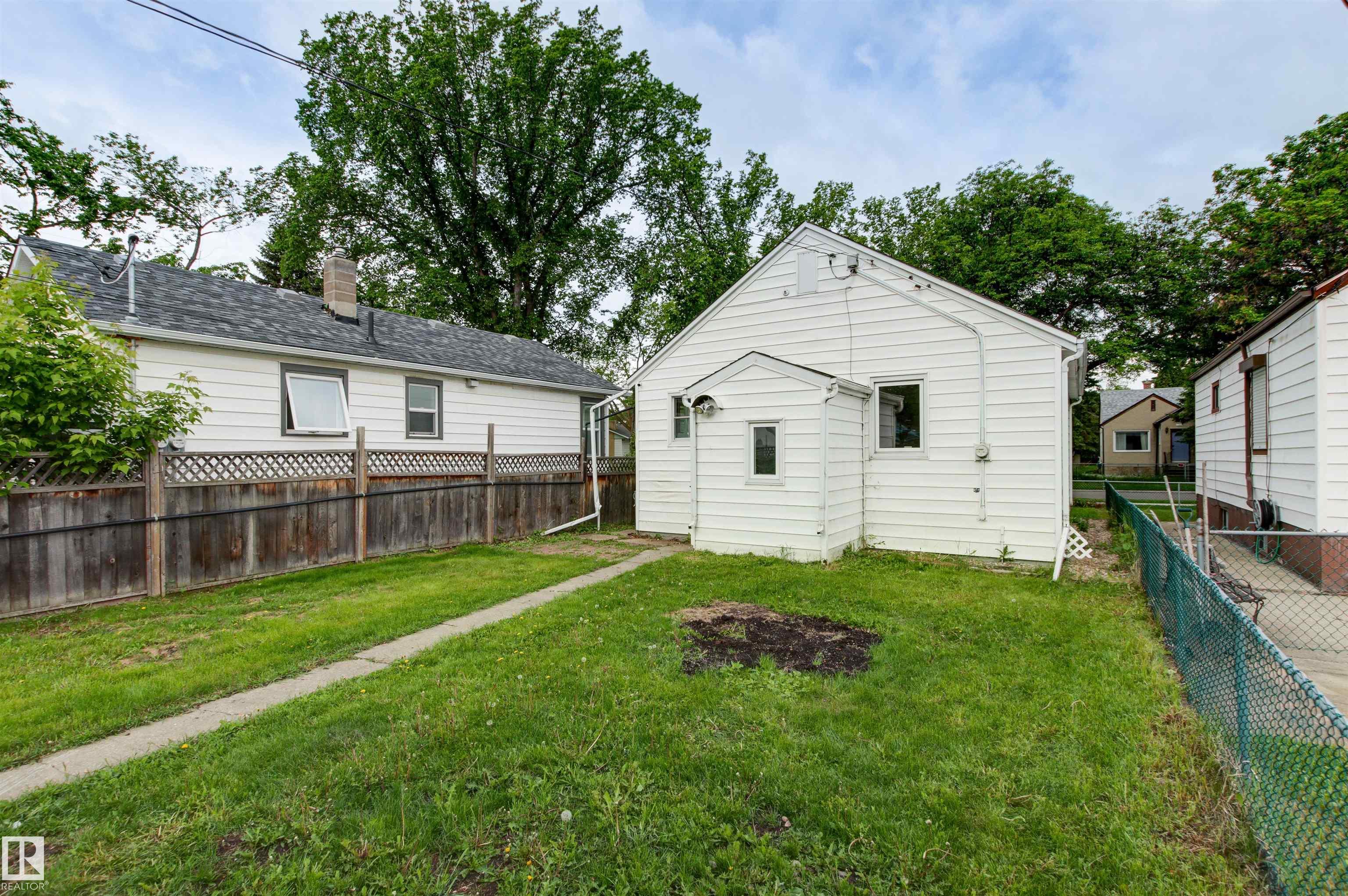 Photo 39 at 11605 91 Street NW, Alberta Avenue, Edmonton