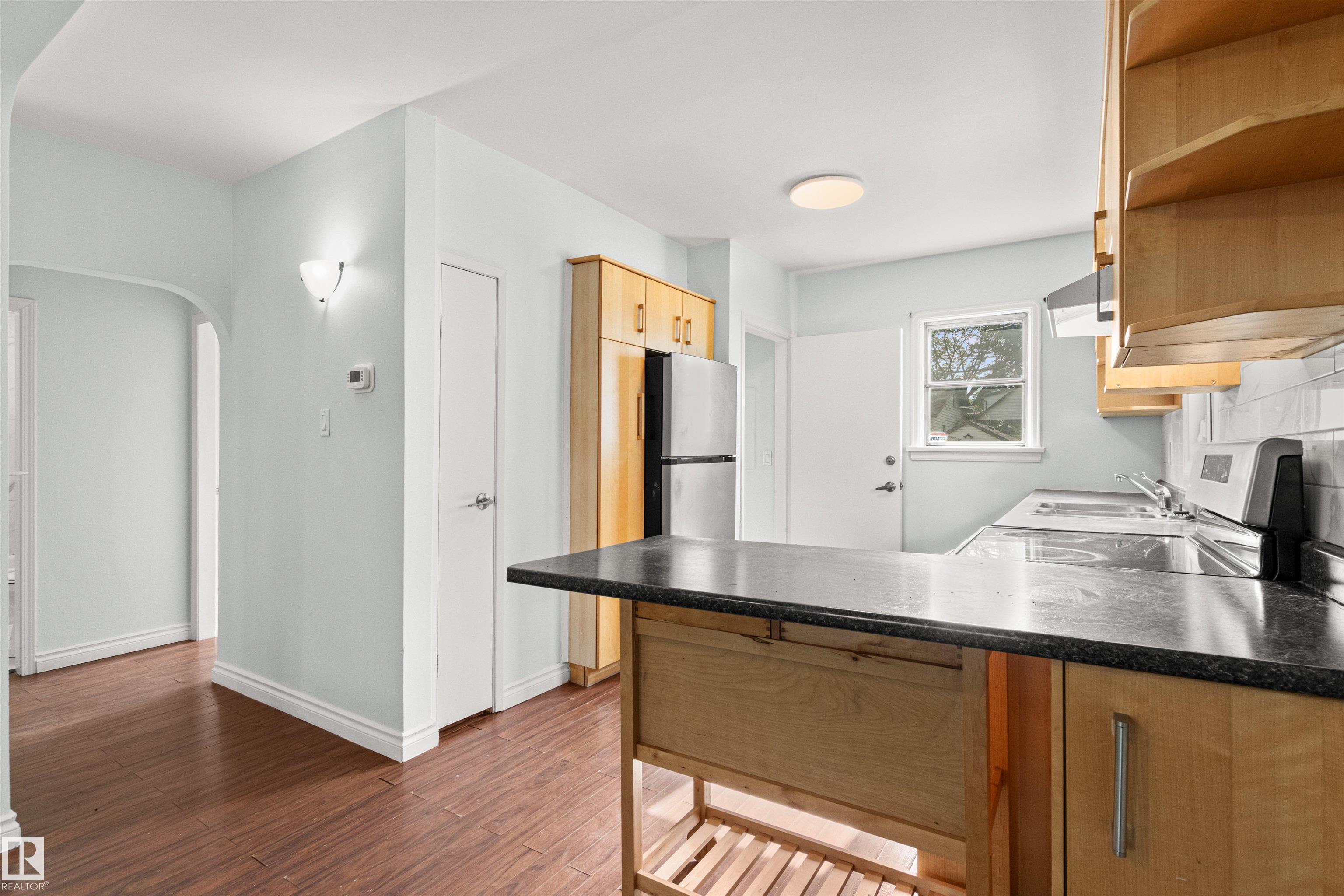 Photo 10 at 11605 91 Street NW, Alberta Avenue, Edmonton