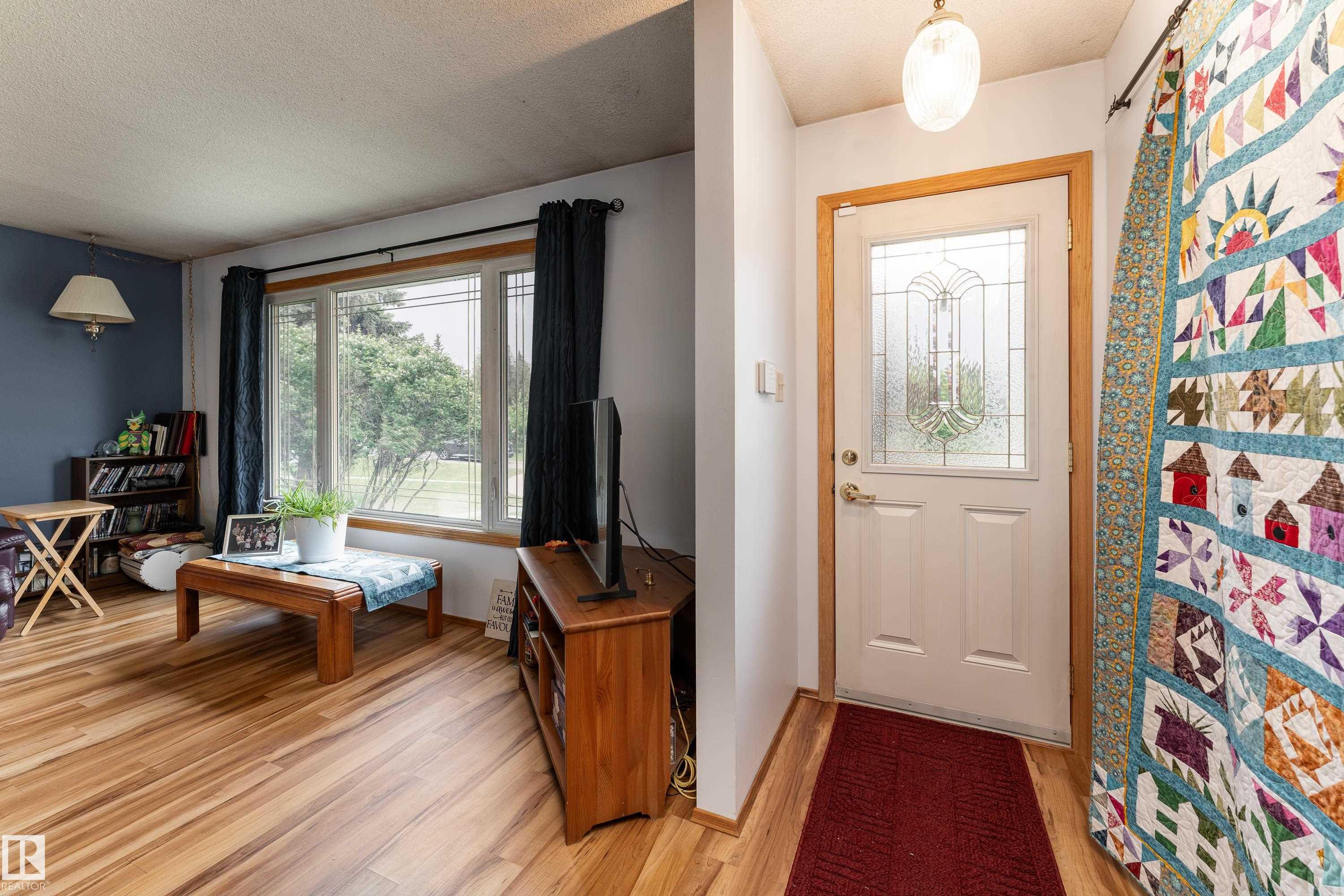 9559 145 Avenue NW, Evansdale, Edmonton