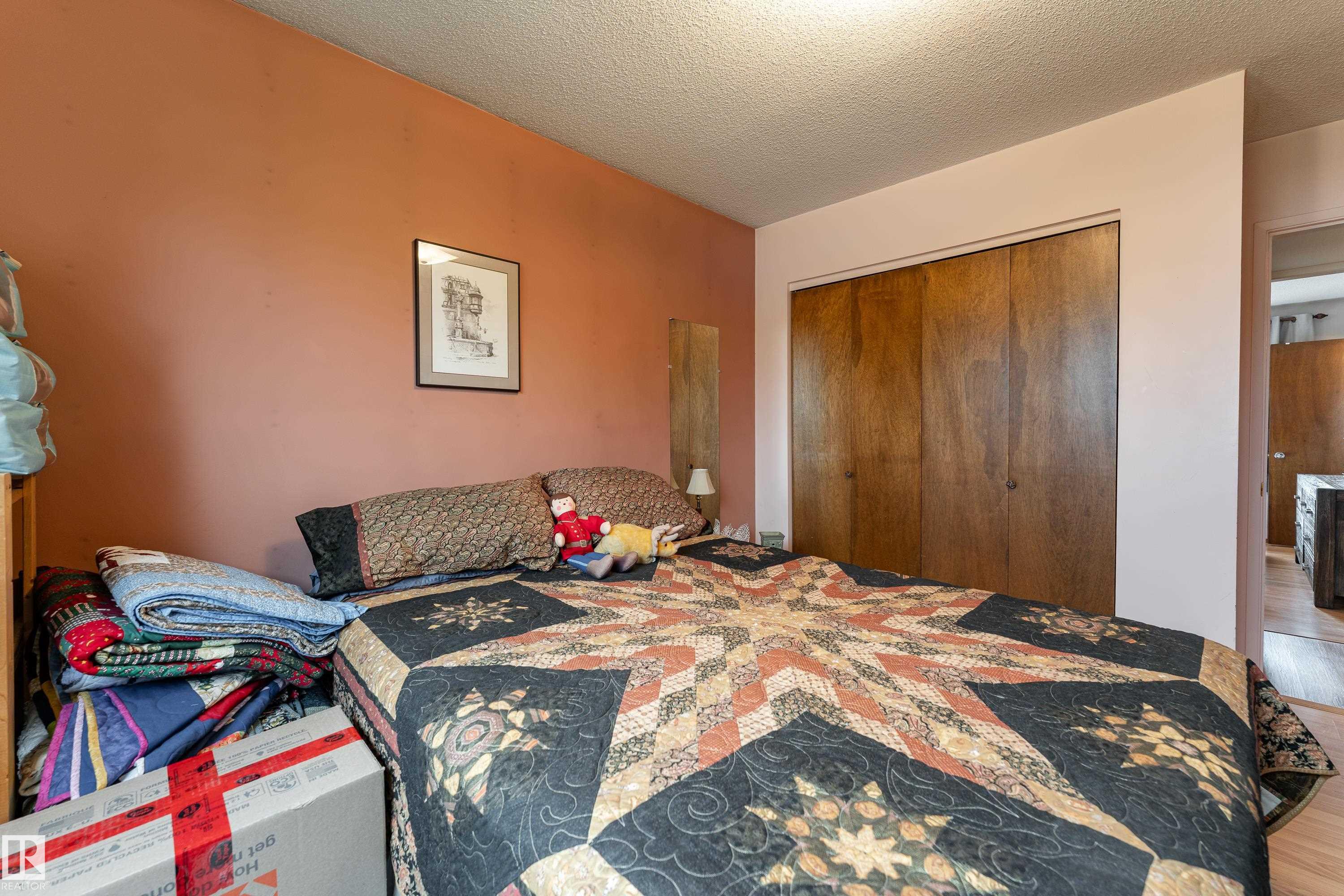 Photo 17 at 9559 145 Avenue NW, Evansdale, Edmonton