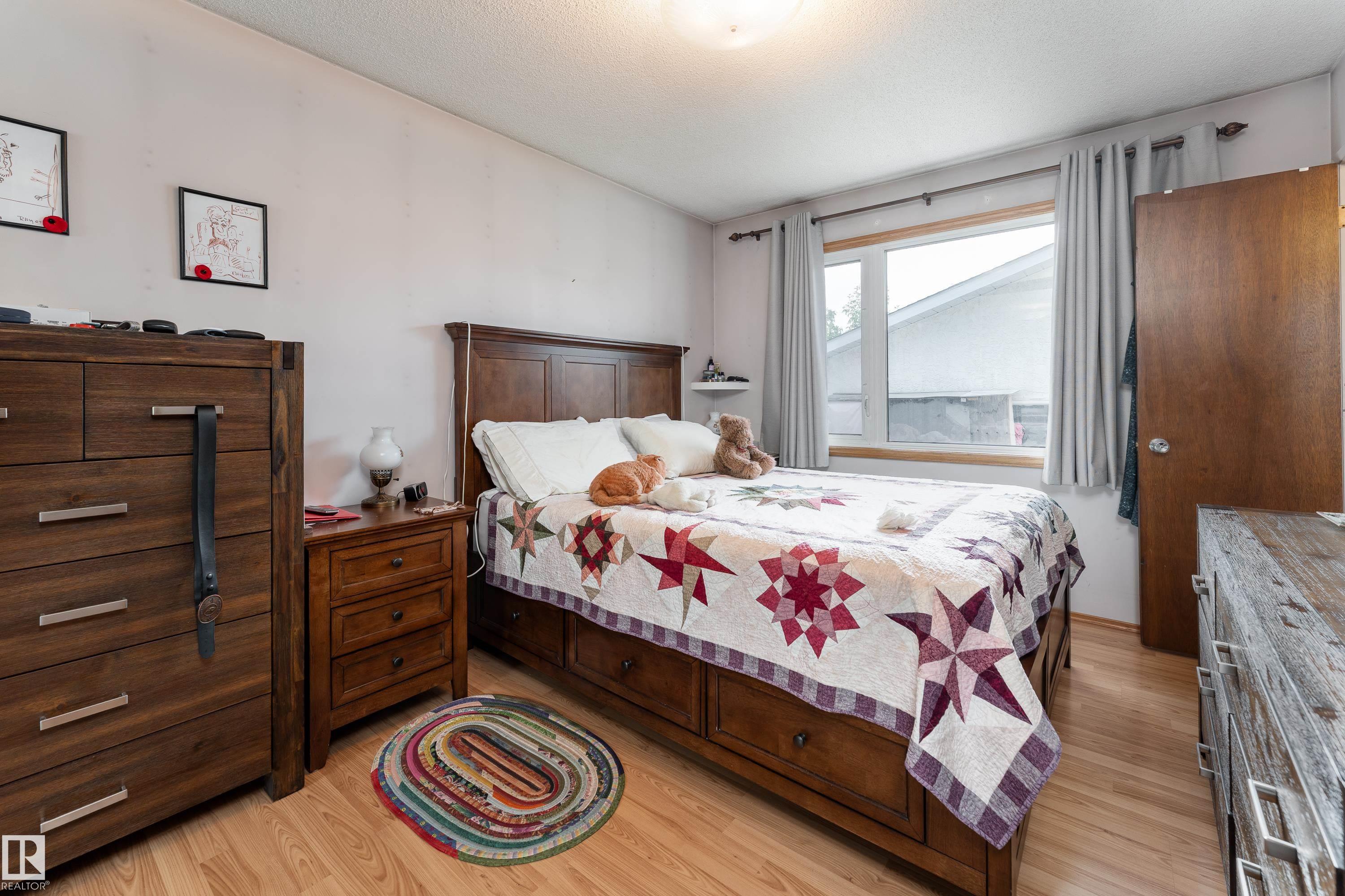 Photo 18 at 9559 145 Avenue NW, Evansdale, Edmonton