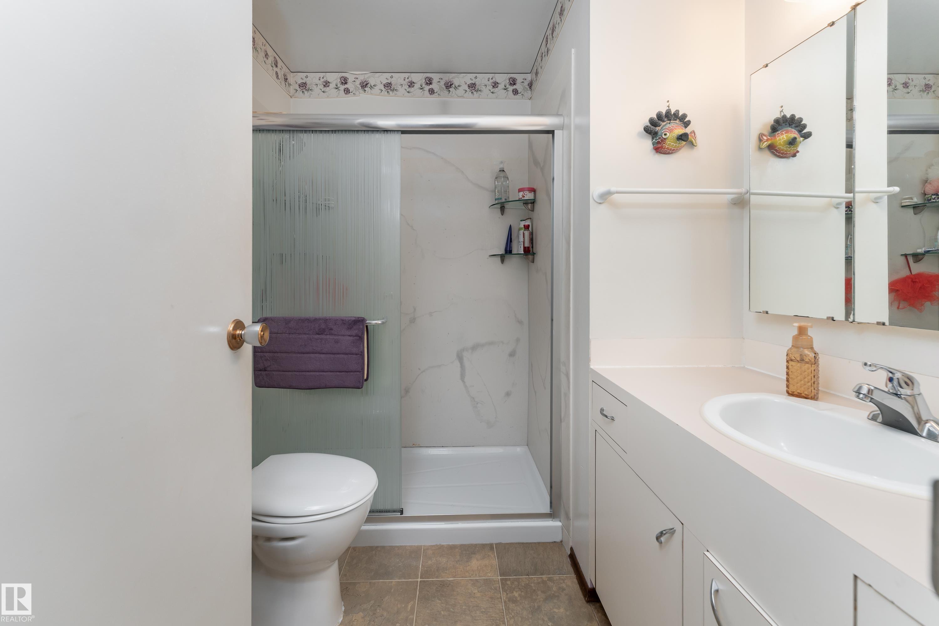 Photo 20 at 9559 145 Avenue NW, Evansdale, Edmonton
