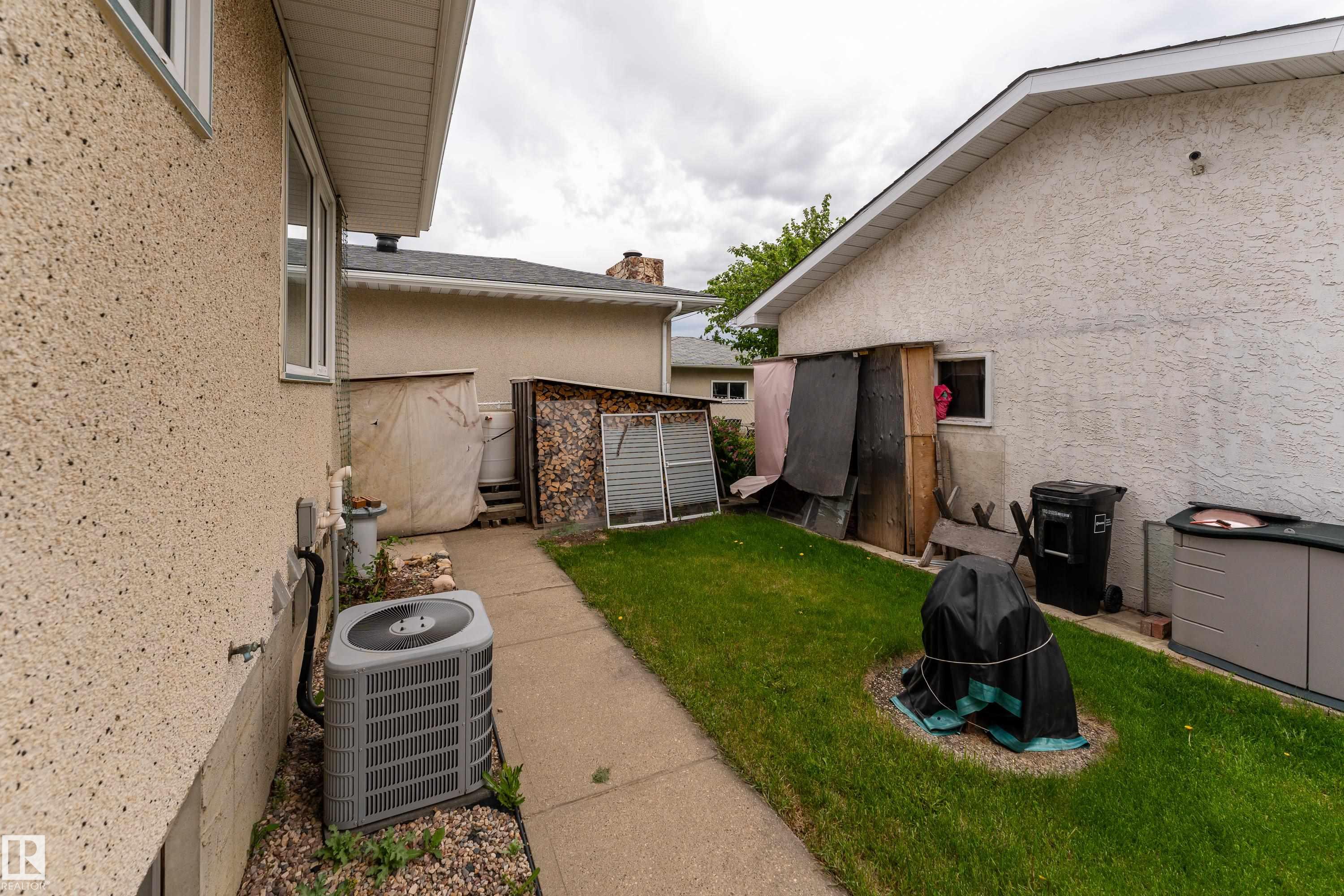 Photo 39 at 9559 145 Avenue NW, Evansdale, Edmonton