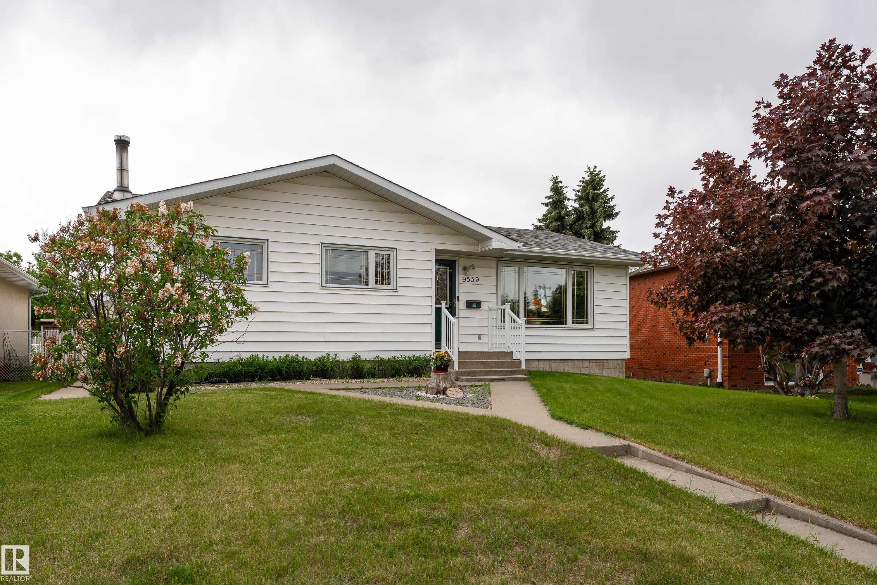 Photo 48 at 9559 145 Avenue NW, Evansdale, Edmonton
