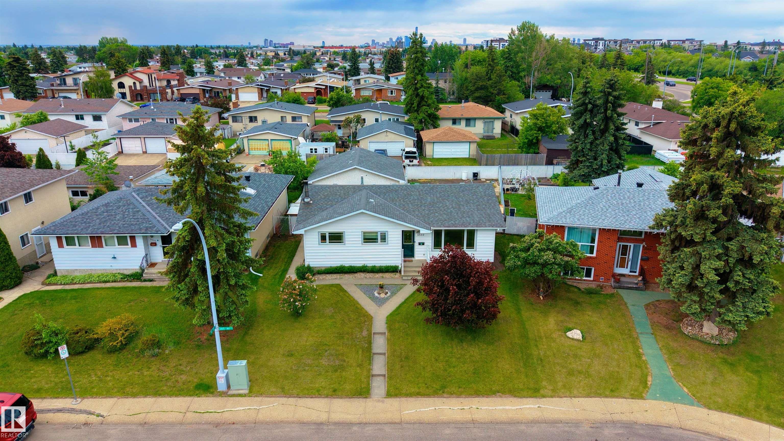 Photo 54 at 9559 145 Avenue NW, Evansdale, Edmonton