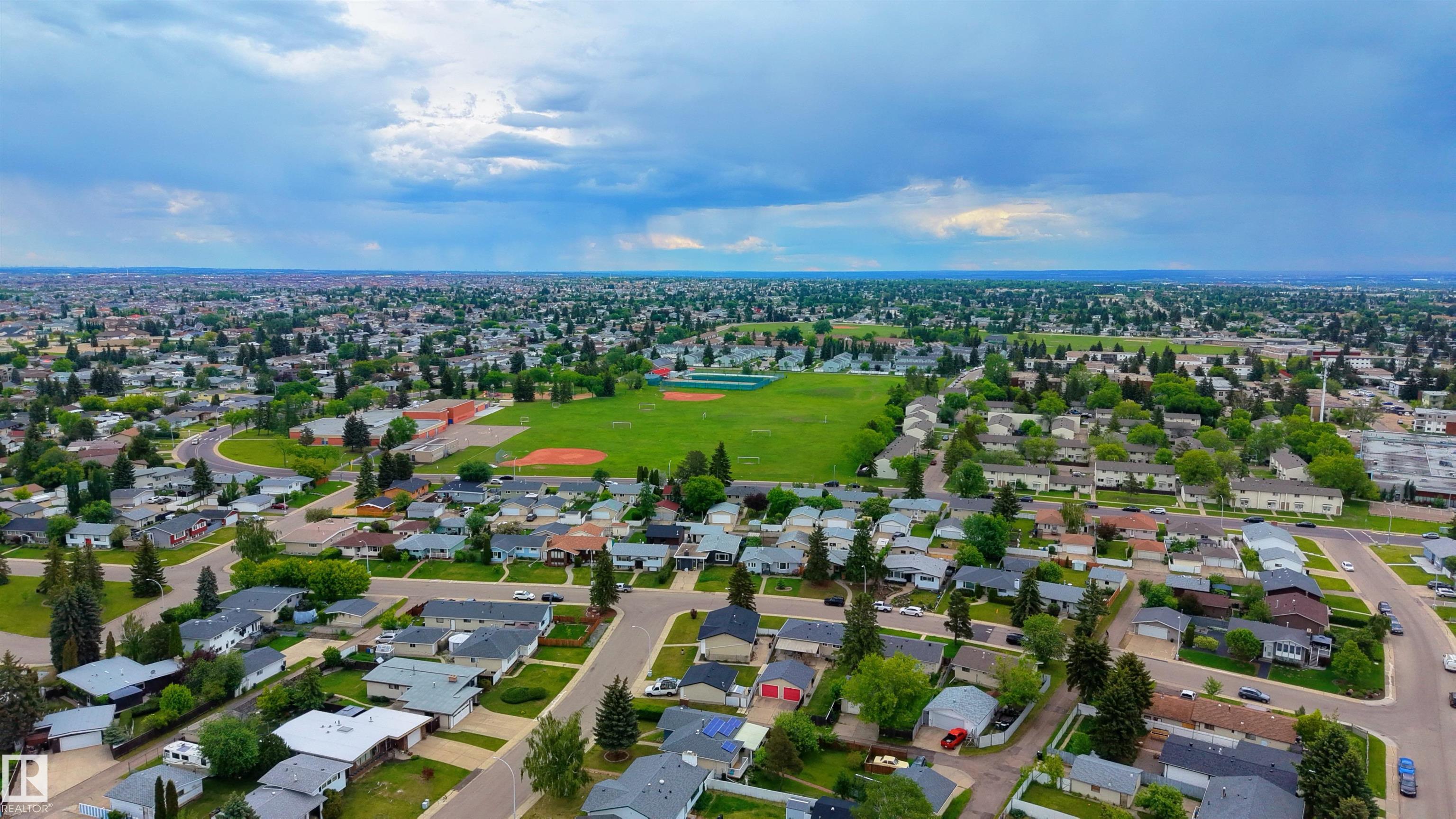 Photo 55 at 9559 145 Avenue NW, Evansdale, Edmonton